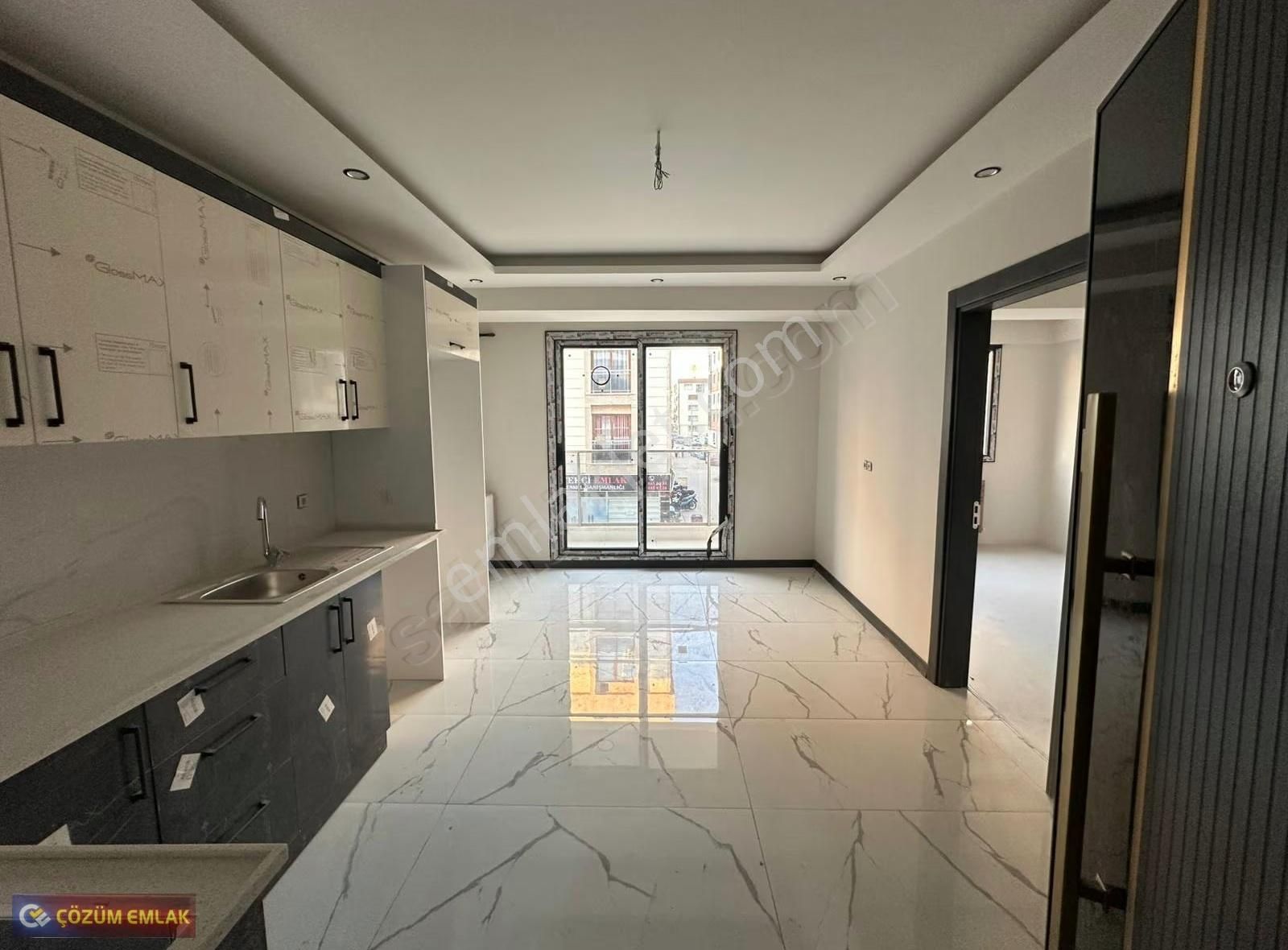 Çözüm Emlak'tan Sıfır 1+1 Ara Kat Yeraltı Kapalı Otoparklı Daire - Görsel 3