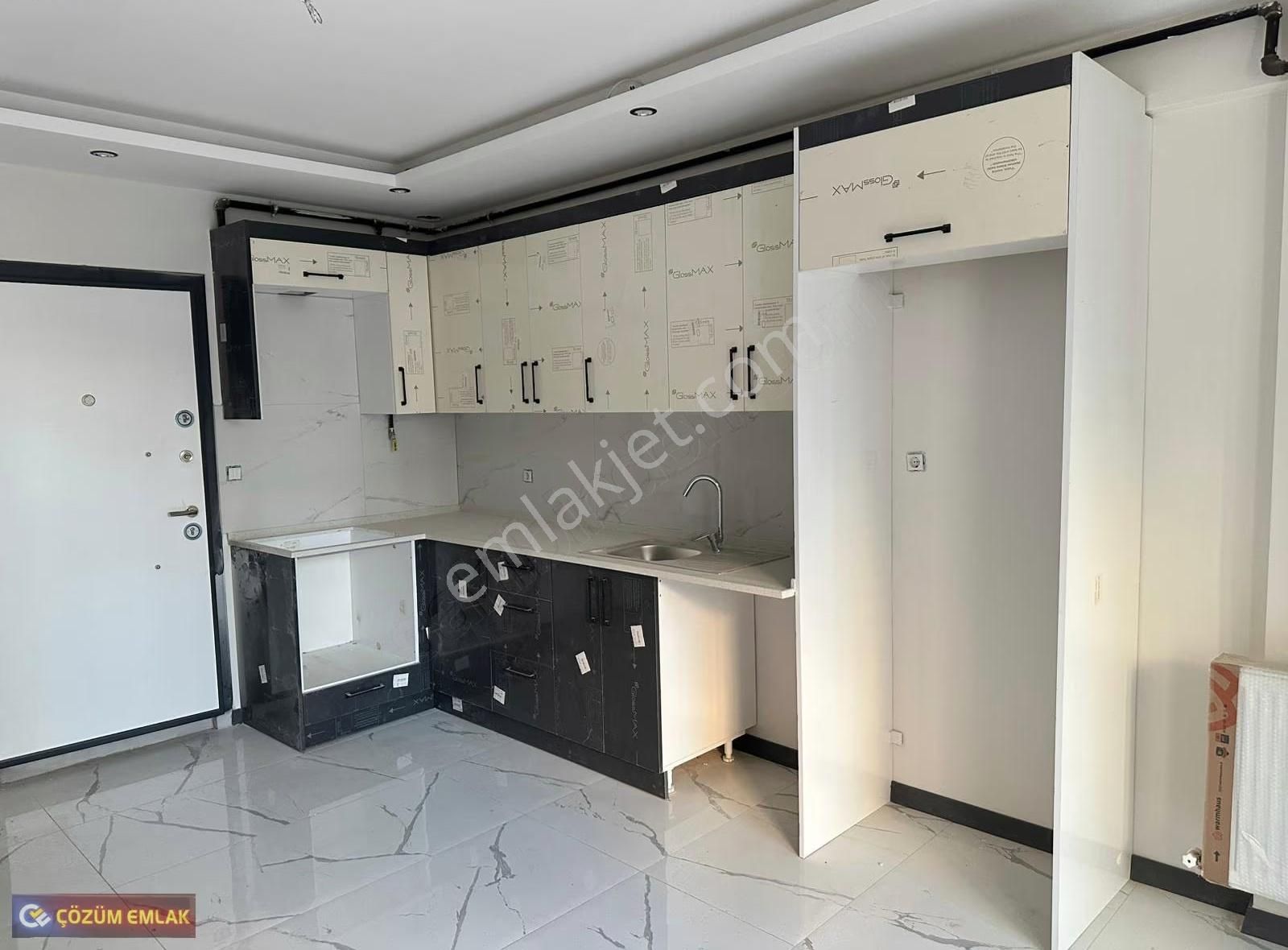 Çözüm Emlak'tan Sıfır 1+1 Ara Kat Yeraltı Kapalı Otoparklı Daire - Görsel 11