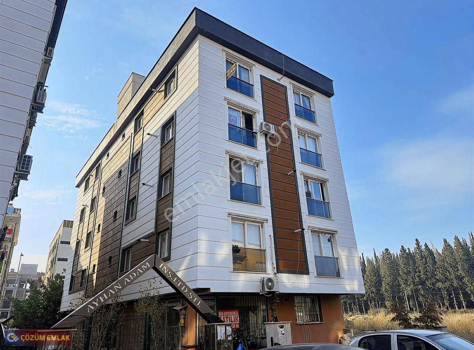 Çözüm Emlak'tan İstasyon Bölgesi'nde 1+1 Ara Kat Satılık Daire