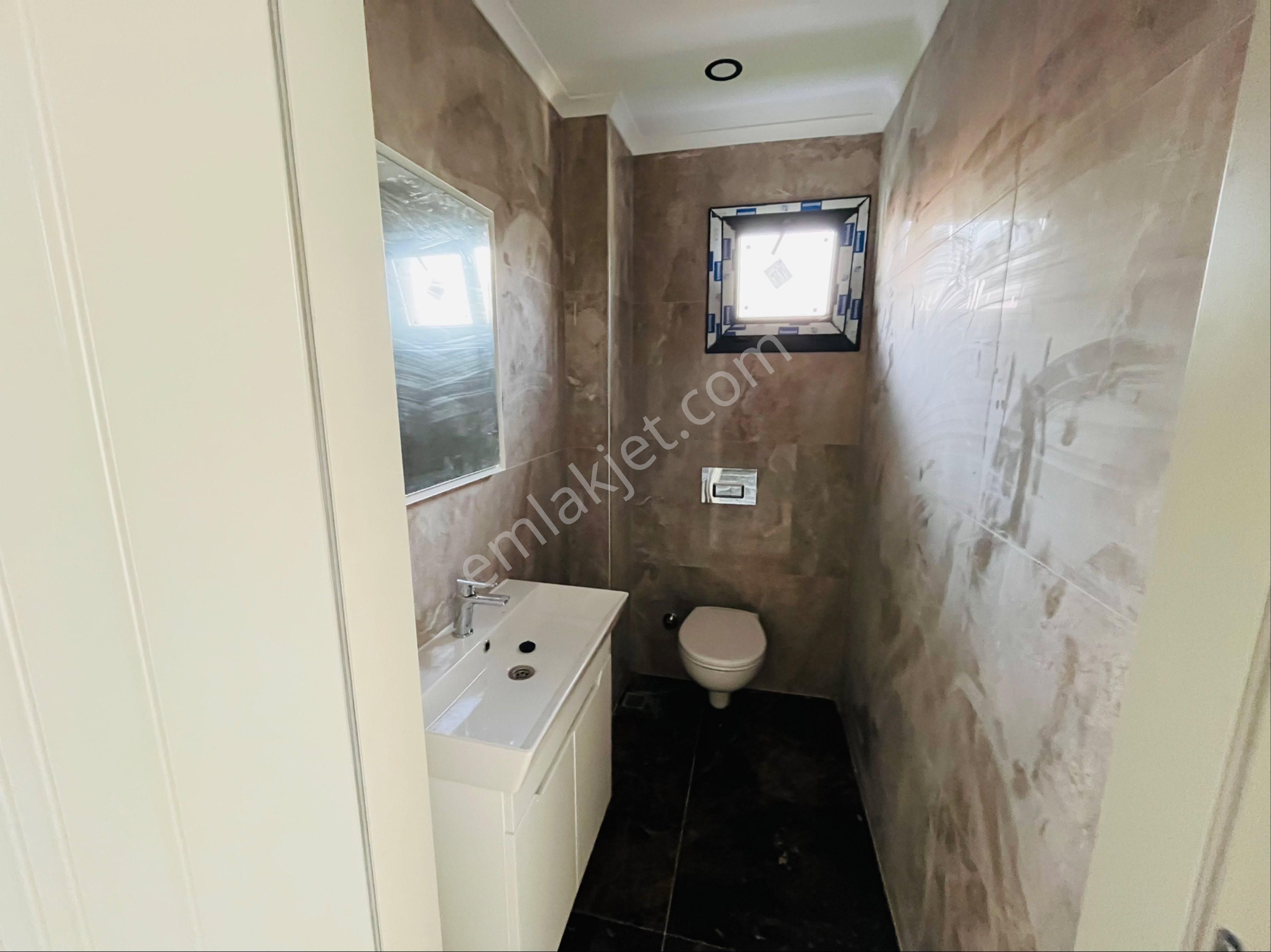 Küçükkuyu Mıhlı Bölgesin De Denize 150 Metre 3+1 Bahçeli Lüx Villa - Görsel 19