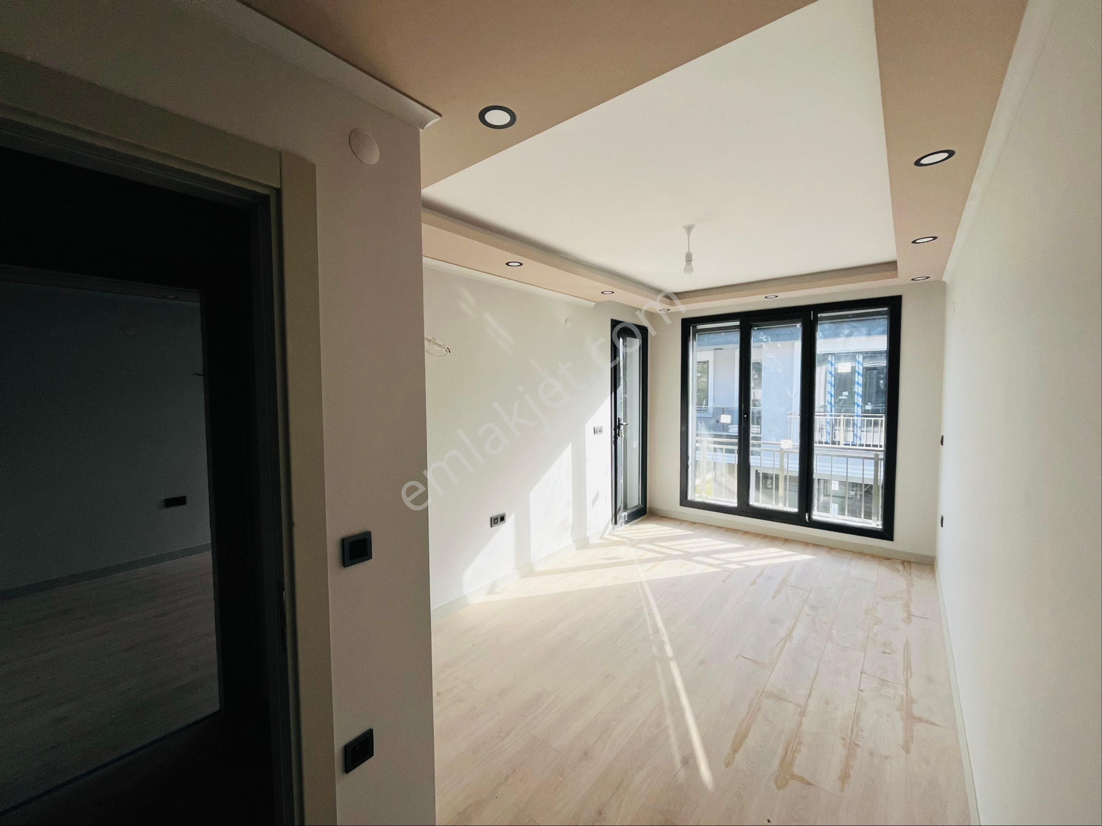 Küçükkuyu Mıhlı Bölgesin De Denize 150 Metre 3+1 Bahçeli Lüx Villa - Görsel 33