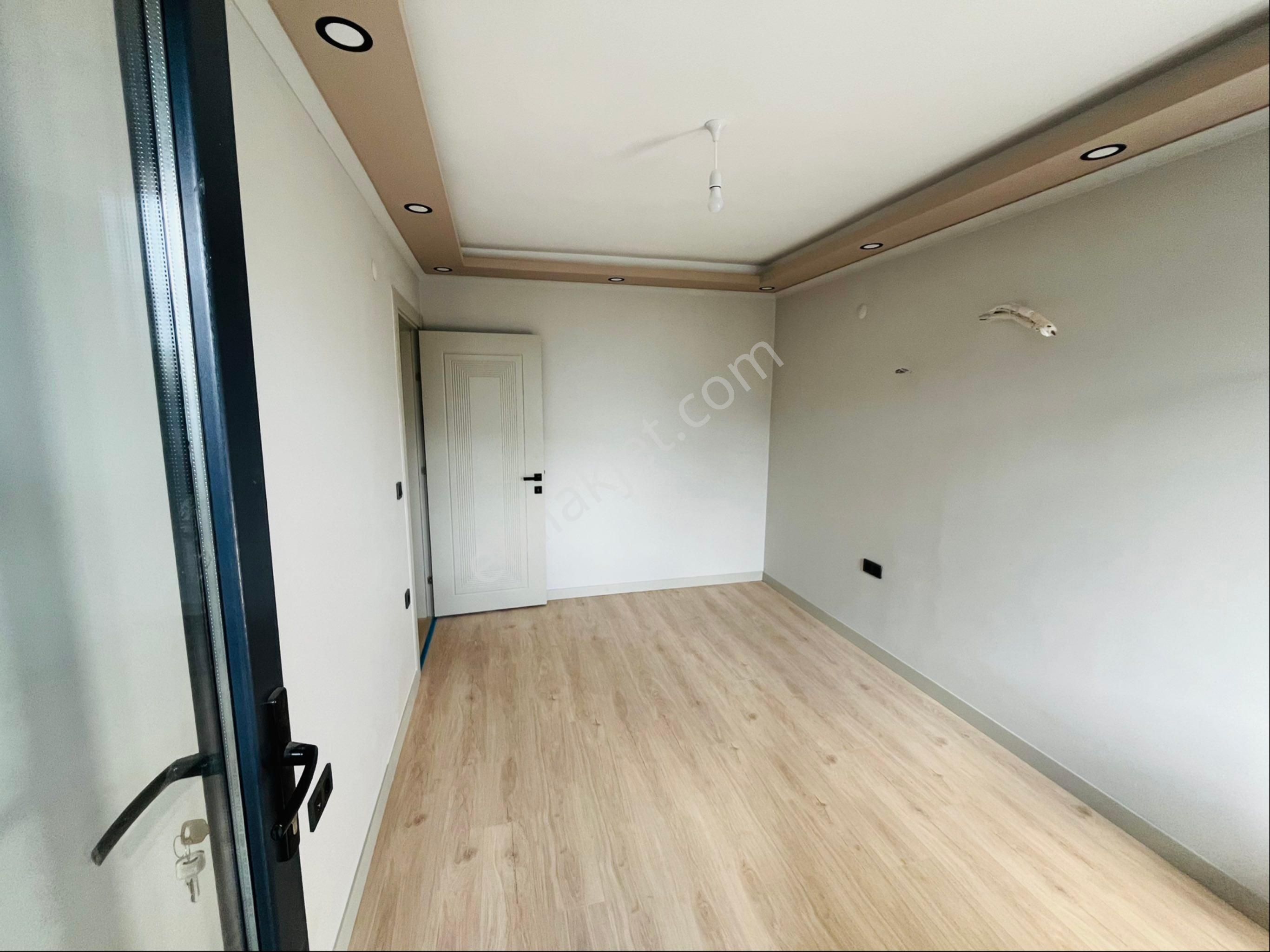 Küçükkuyu Mıhlı Bölgesin De Denize 150 Metre 3+1 Bahçeli Lüx Villa - Görsel 31