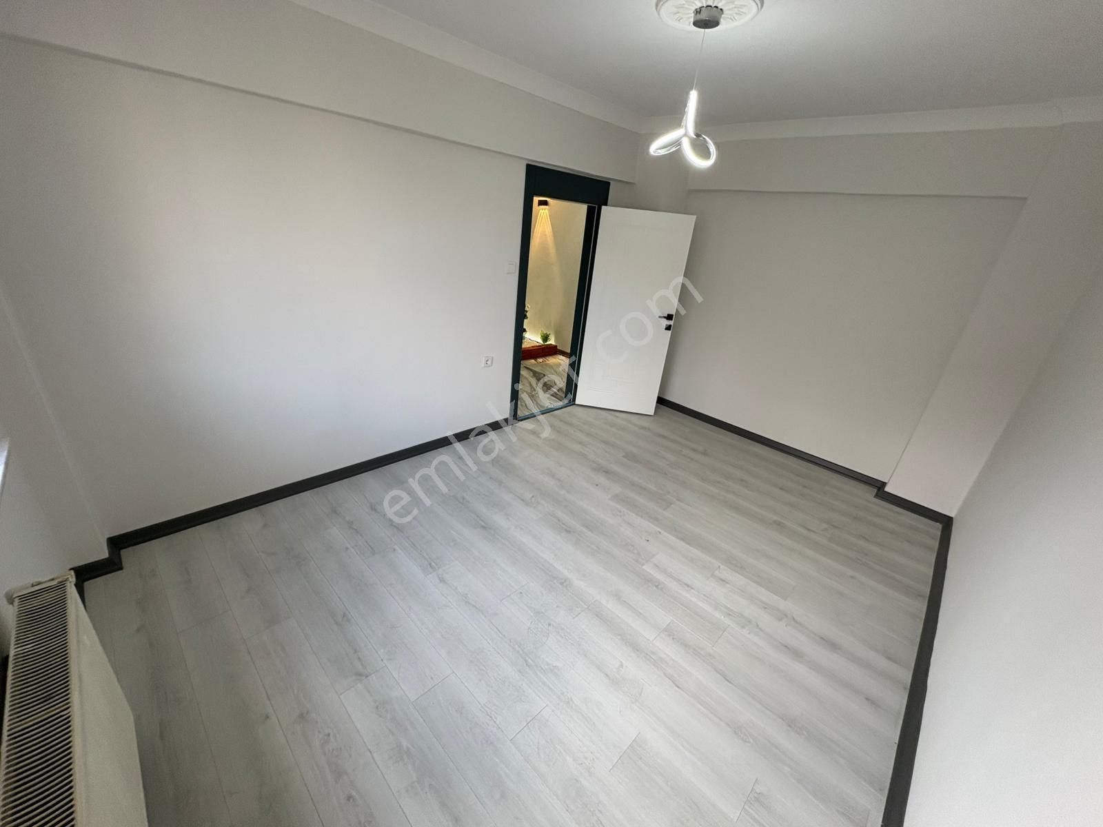 Akşemsettin Mah'de 4+1 Teraslı Full+full Yapılı Daire - Görsel 18
