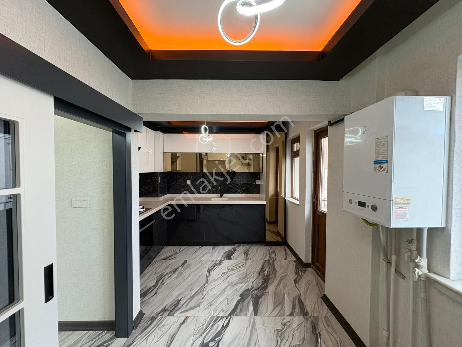Akşemsettin Mah'de 4+1 Teraslı Full+full Yapılı Daire - Görsel 2