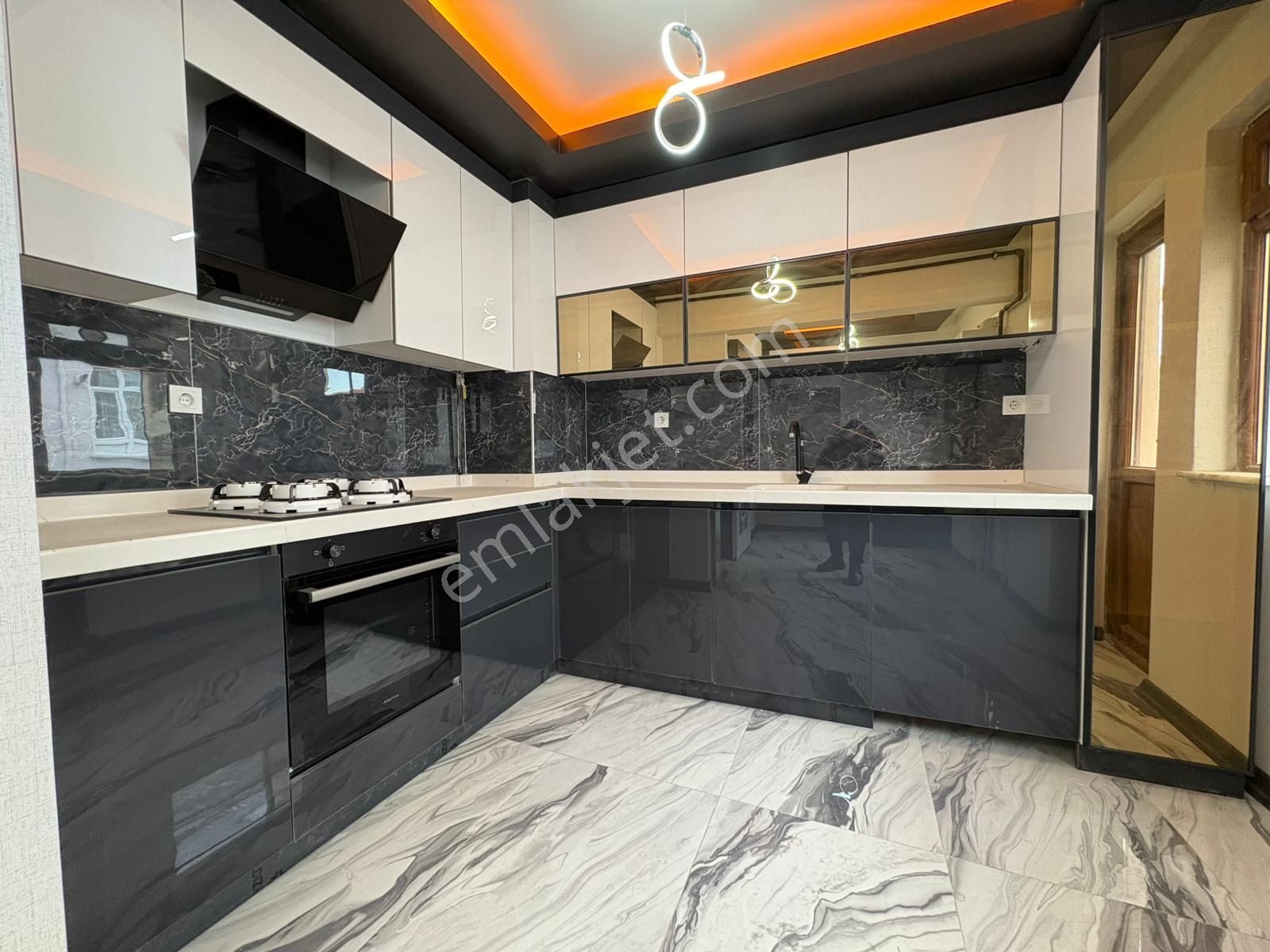 Akşemsettin Mah'de 4+1 Teraslı Full+full Yapılı Daire - Görsel 3