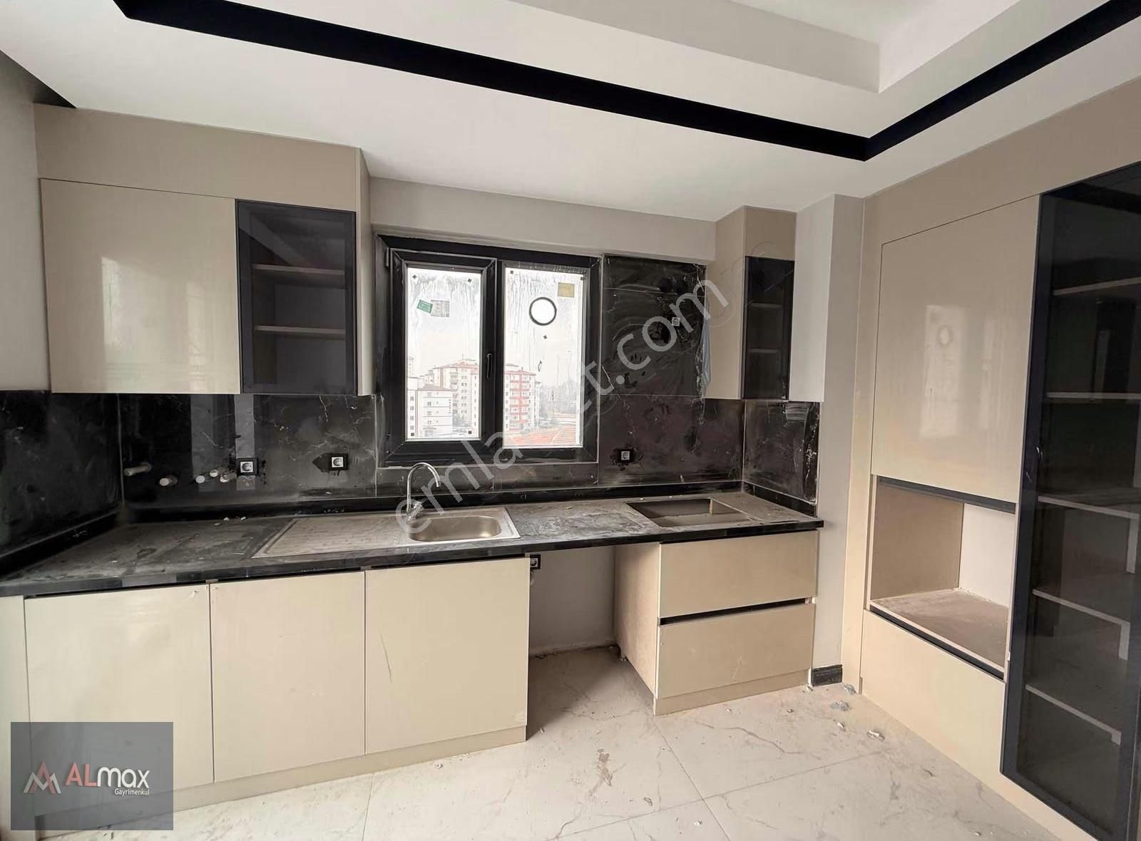 Hoca Ahmet Yesevi Mahallesi'nde 2.5+1 Ultra Lüks Satılık Daire - Görsel 5