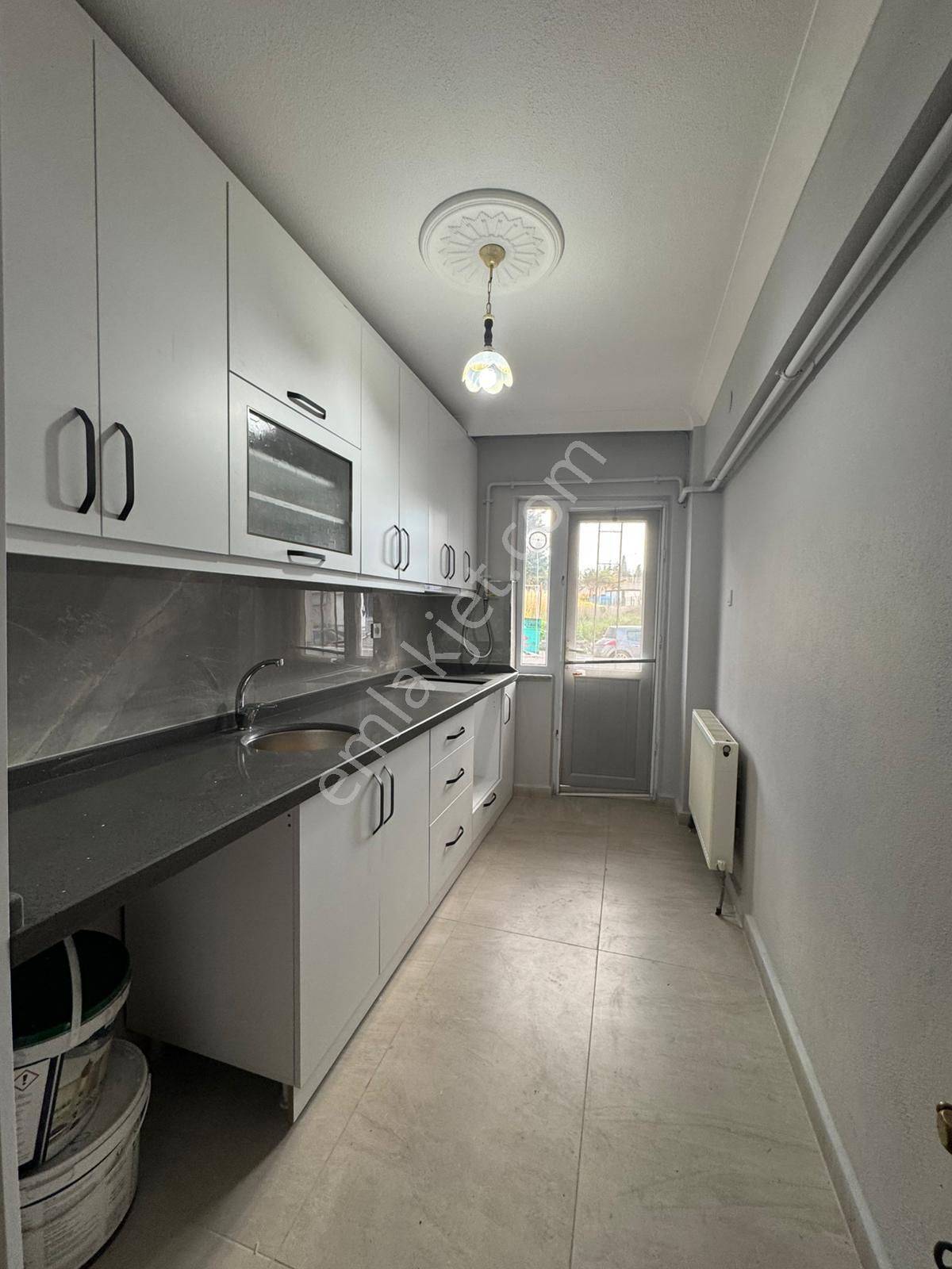 Bandırma Mavi Emlaktan Sunullah Mahallesinde 2+1 Kiralık Daire