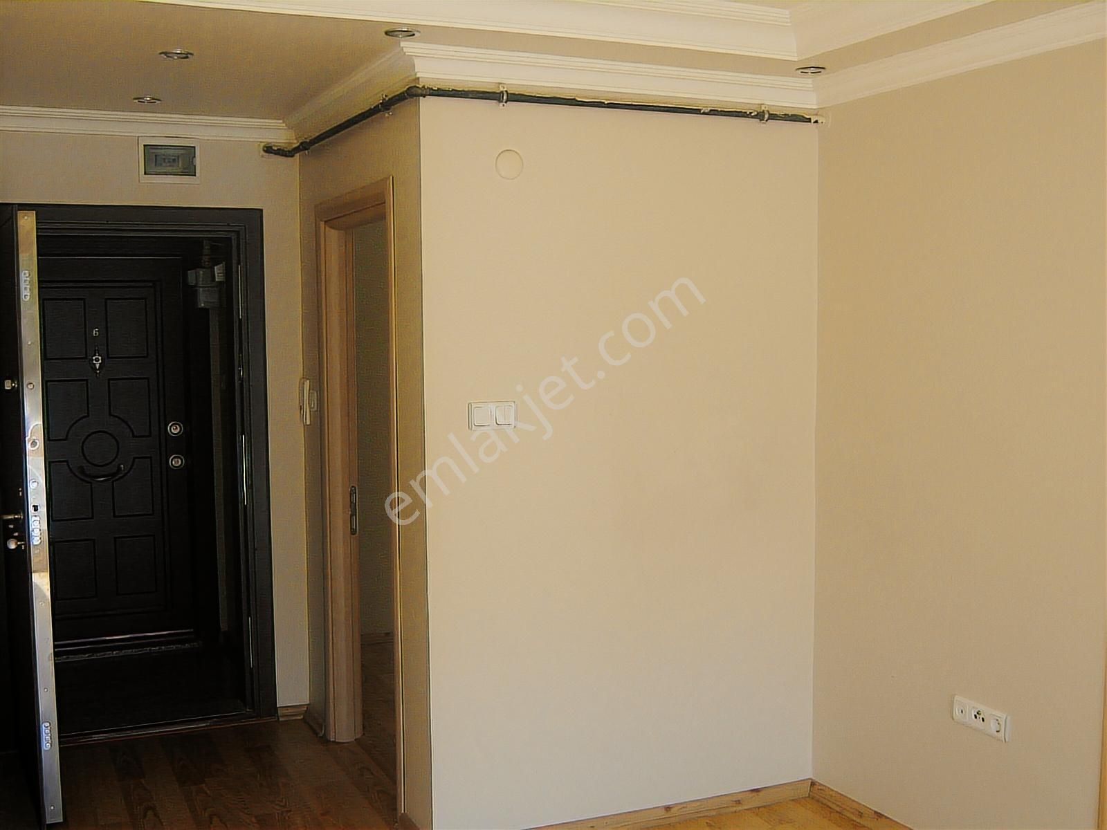 Aksu Caddesinde Öncephe 13 Yıllık 1.kat 1+1 55m2 Kapalı Mutfaklı - Görsel 8