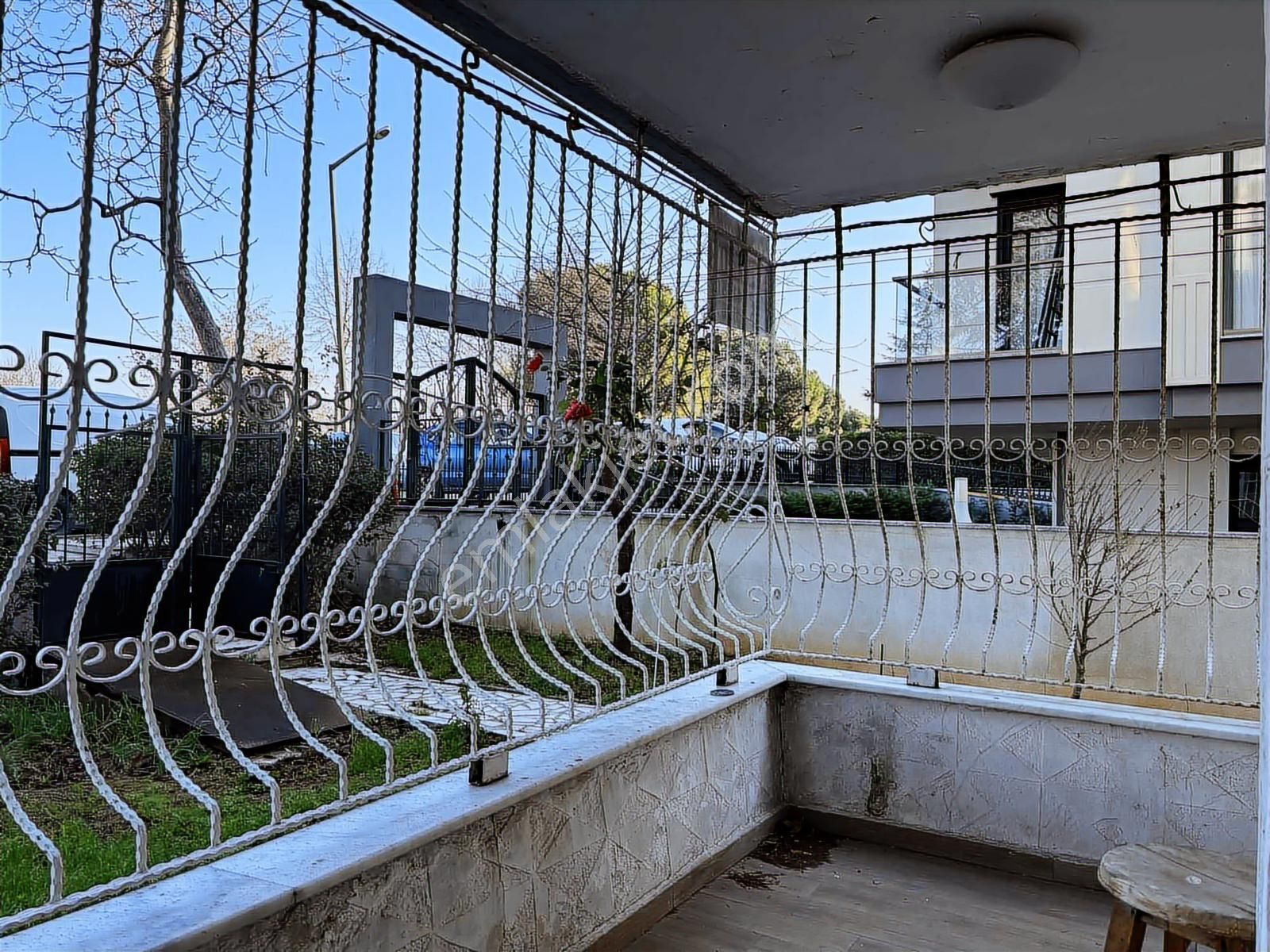 Florya Şenlikköyde Geniş Bahçeli 120m2 3+1 Balkonlu Beyaz Eşyalı - Görsel 14