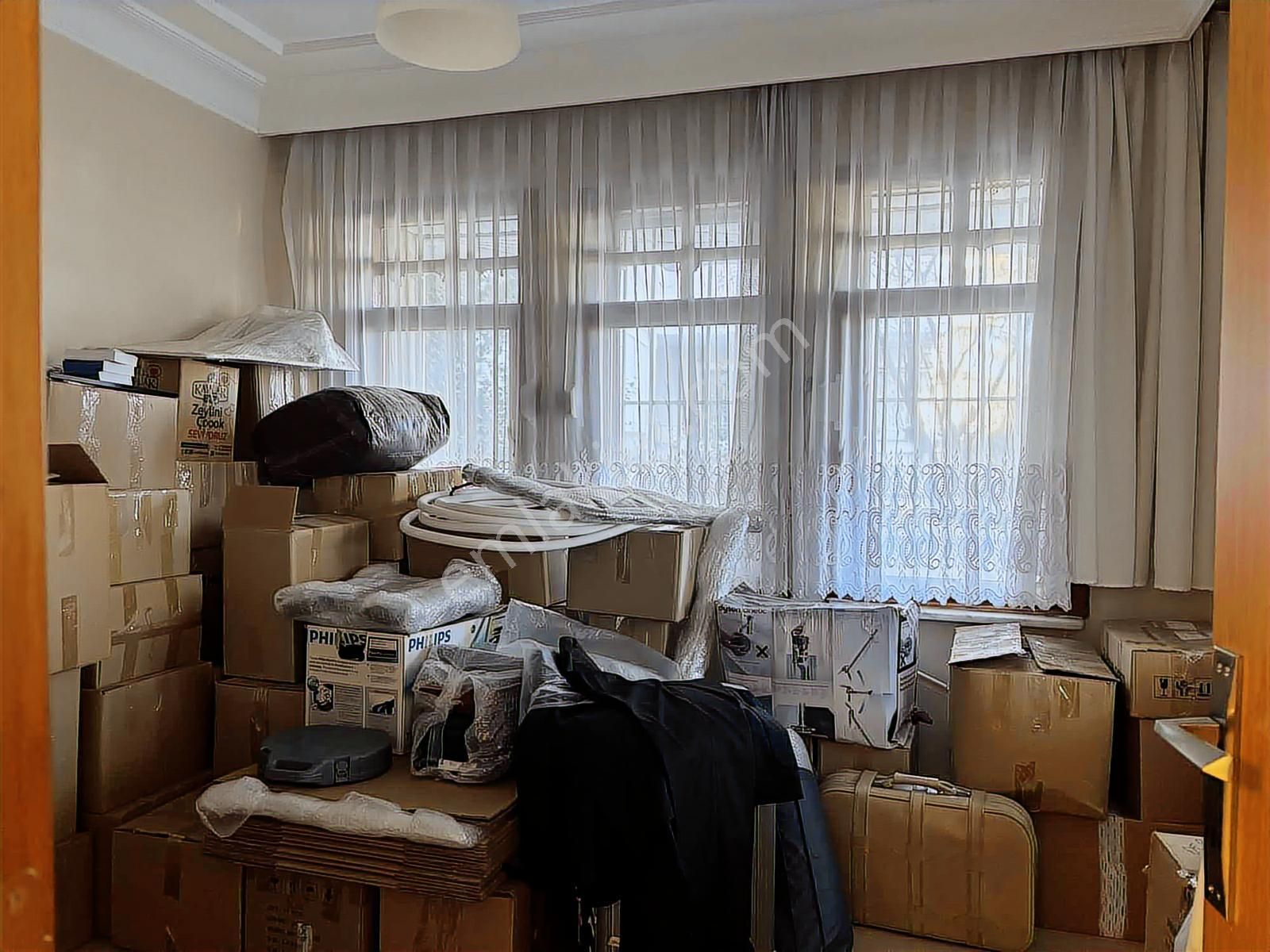 Florya Şenlikköyde Geniş Bahçeli 120m2 3+1 Balkonlu Beyaz Eşyalı - Görsel 3