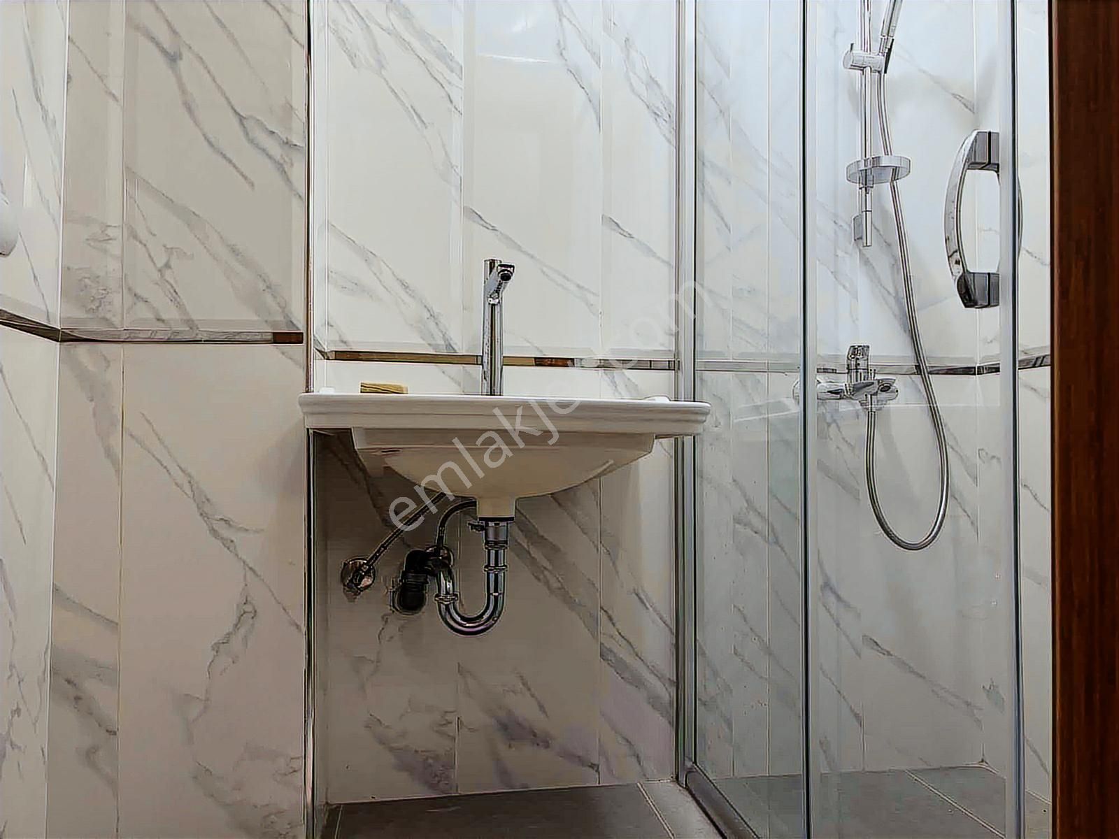 Florya Şenlikköyde Geniş Bahçeli 120m2 3+1 Balkonlu Beyaz Eşyalı - Görsel 15