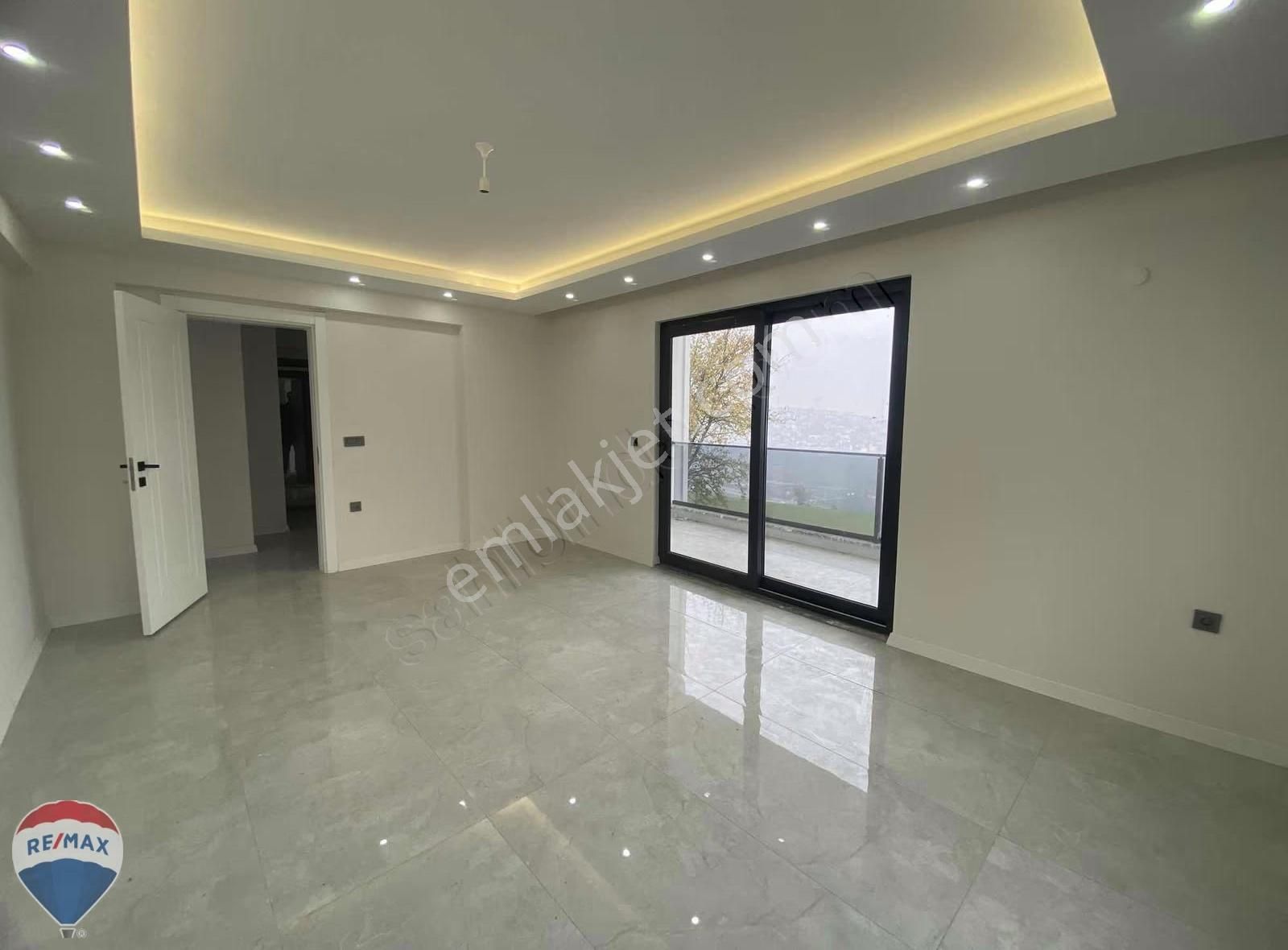 Remax Mavi Panaromik Manzaralı Yerden Isıtmalı 2+1 Sıfır Daire - Görsel 2