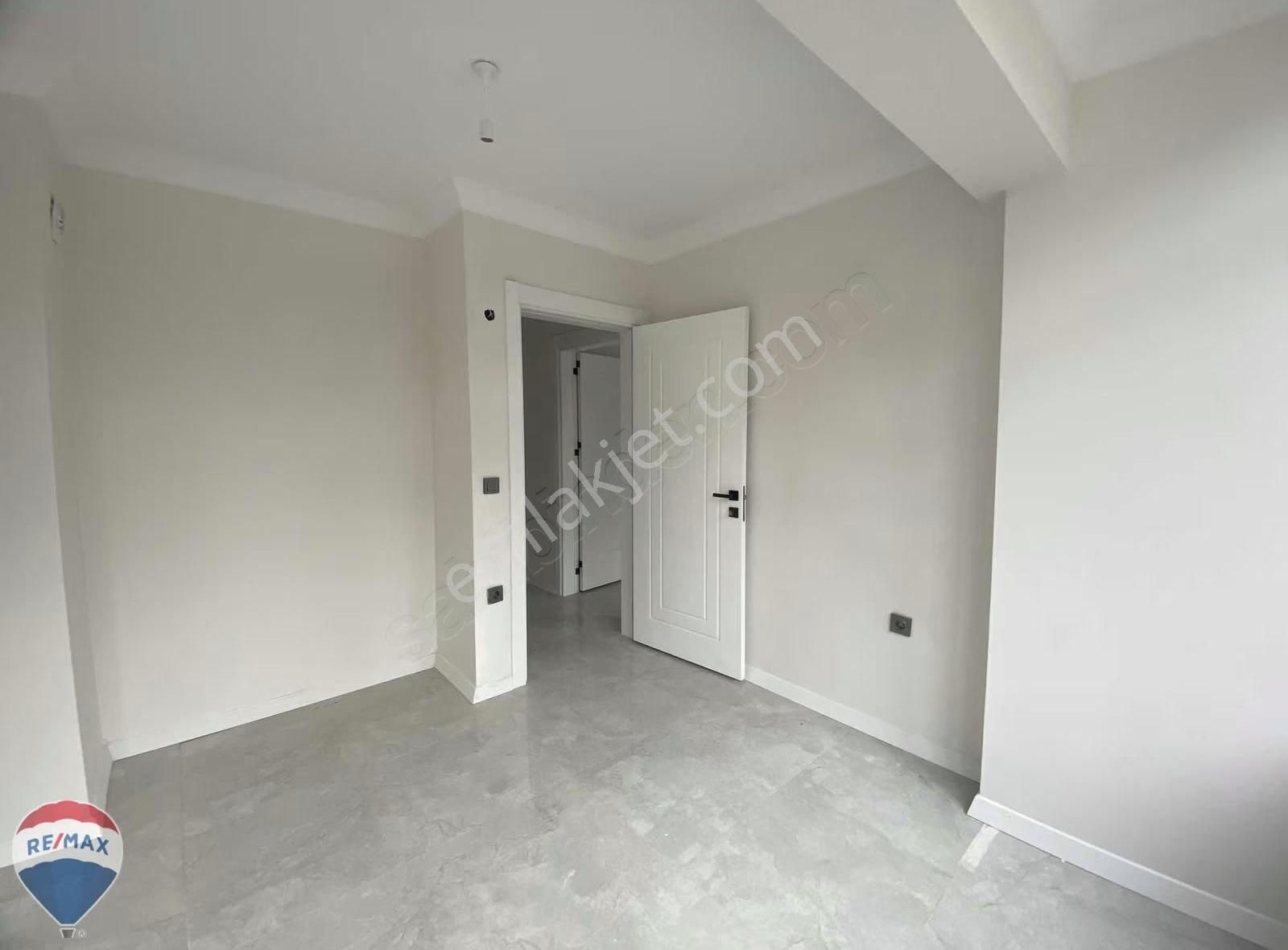 Remax Mavi Panaromik Manzaralı Yerden Isıtmalı 2+1 Sıfır Daire - Görsel 13