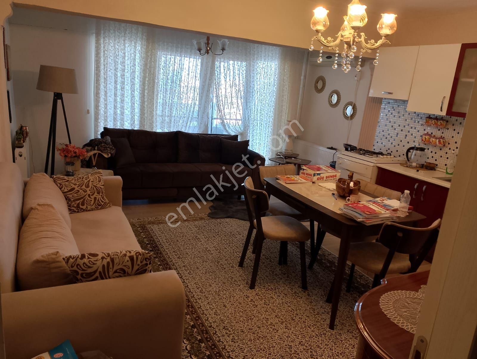 Kuşadası Değirmendere Mahallesinde Havuzlu Sitede Deniz Manzaralı Satılık 3+2 Triplex Villa - Görsel 6