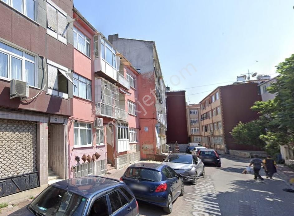 Sümbülefendi 2+1 2.kat Bakimli Balkonlu - Görsel 3