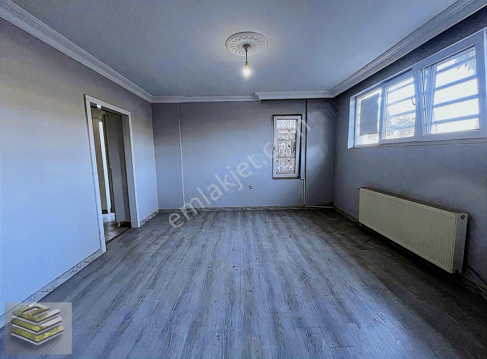 Ekipten Belediye Evlerinde Satılık 3+1 Den Bozma 2+1 Daire