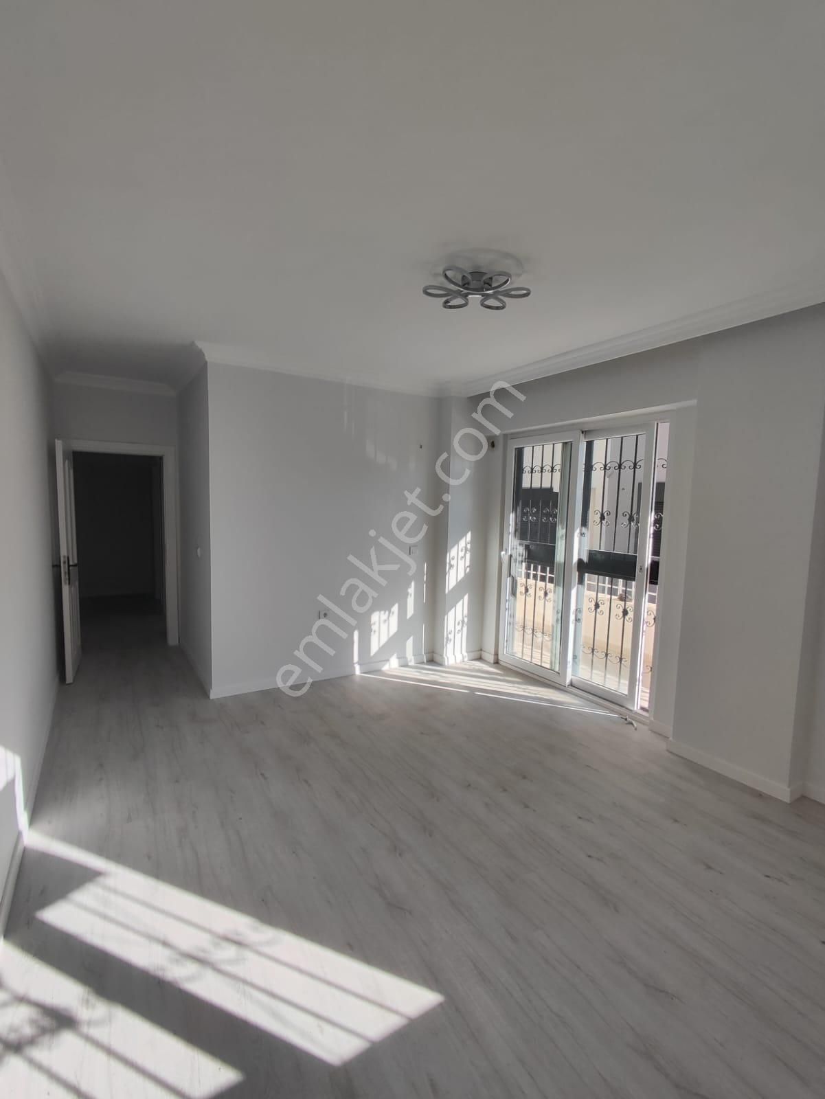 Altınkumda Denize 500 Metre 2+1 Ayrı Mutfak Fırsat Daire !!!