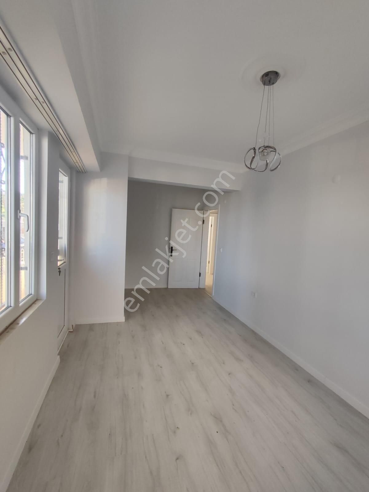 Altınkumda Denize 500 Metre 2+1 Ayrı Mutfak Fırsat Daire !!! - Görsel 2