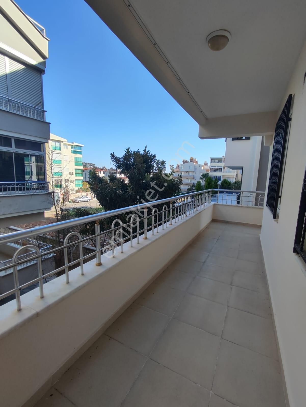 Altınkumda Denize 500 Metre 2+1 Ayrı Mutfak Fırsat Daire !!! - Görsel 11