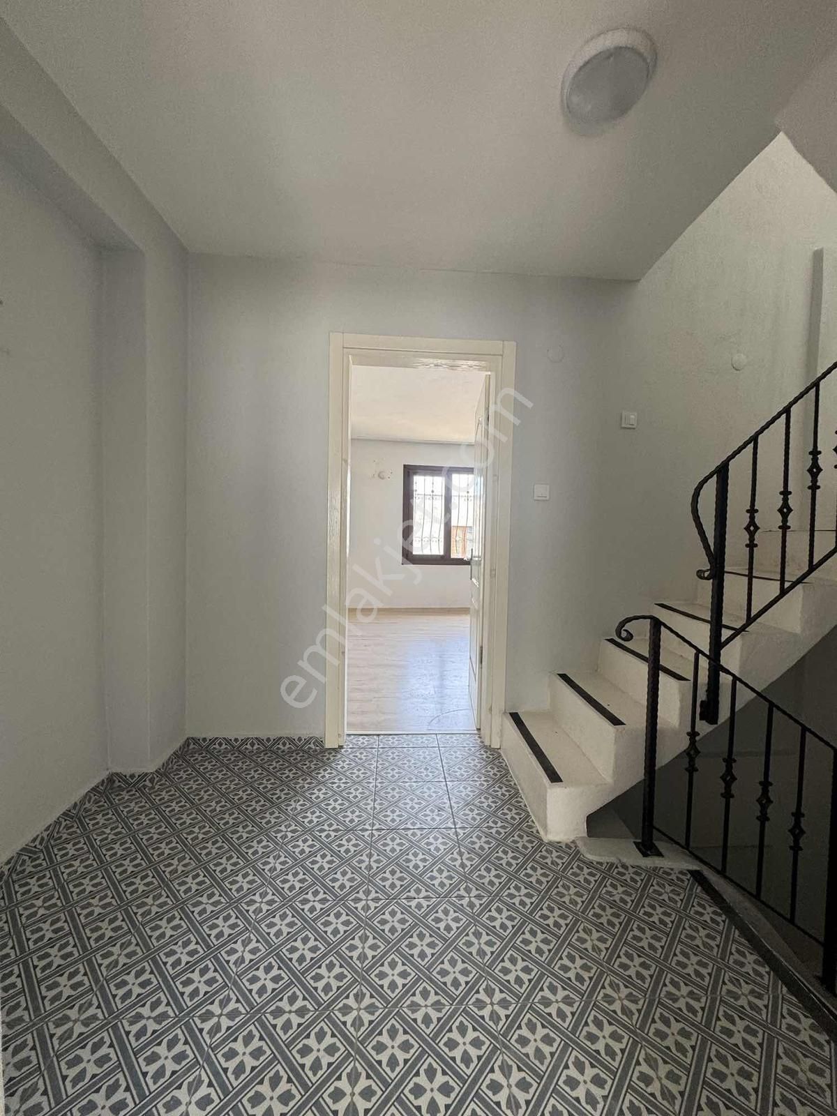 Ayvalıkta Satılık Müstakil Ev (terasta Huzur Var ) - Görsel 10