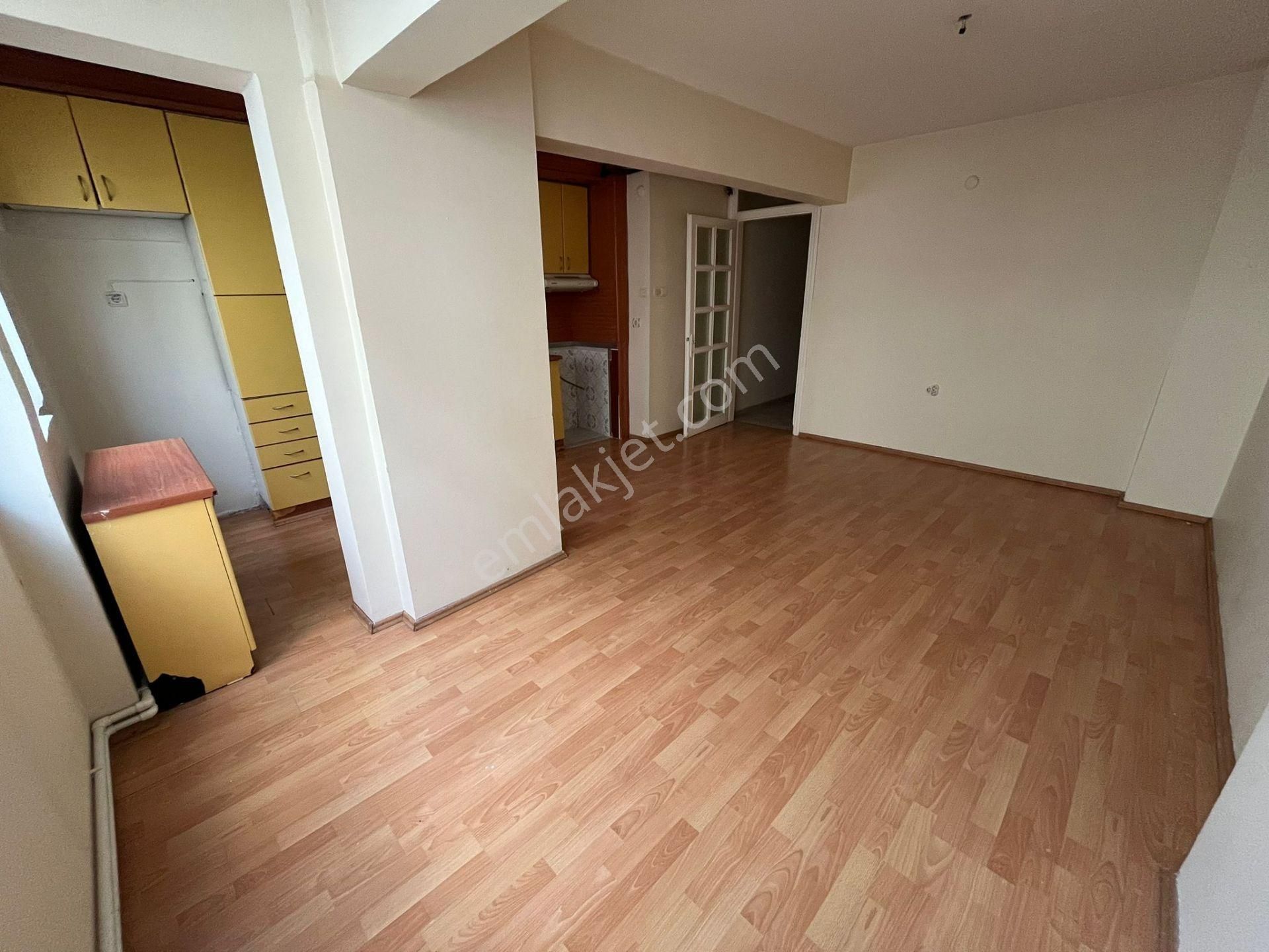 Asil'den Üçkuyularda Cadde Paraleli Temiz Arakat Depozitosuz - Görsel 9