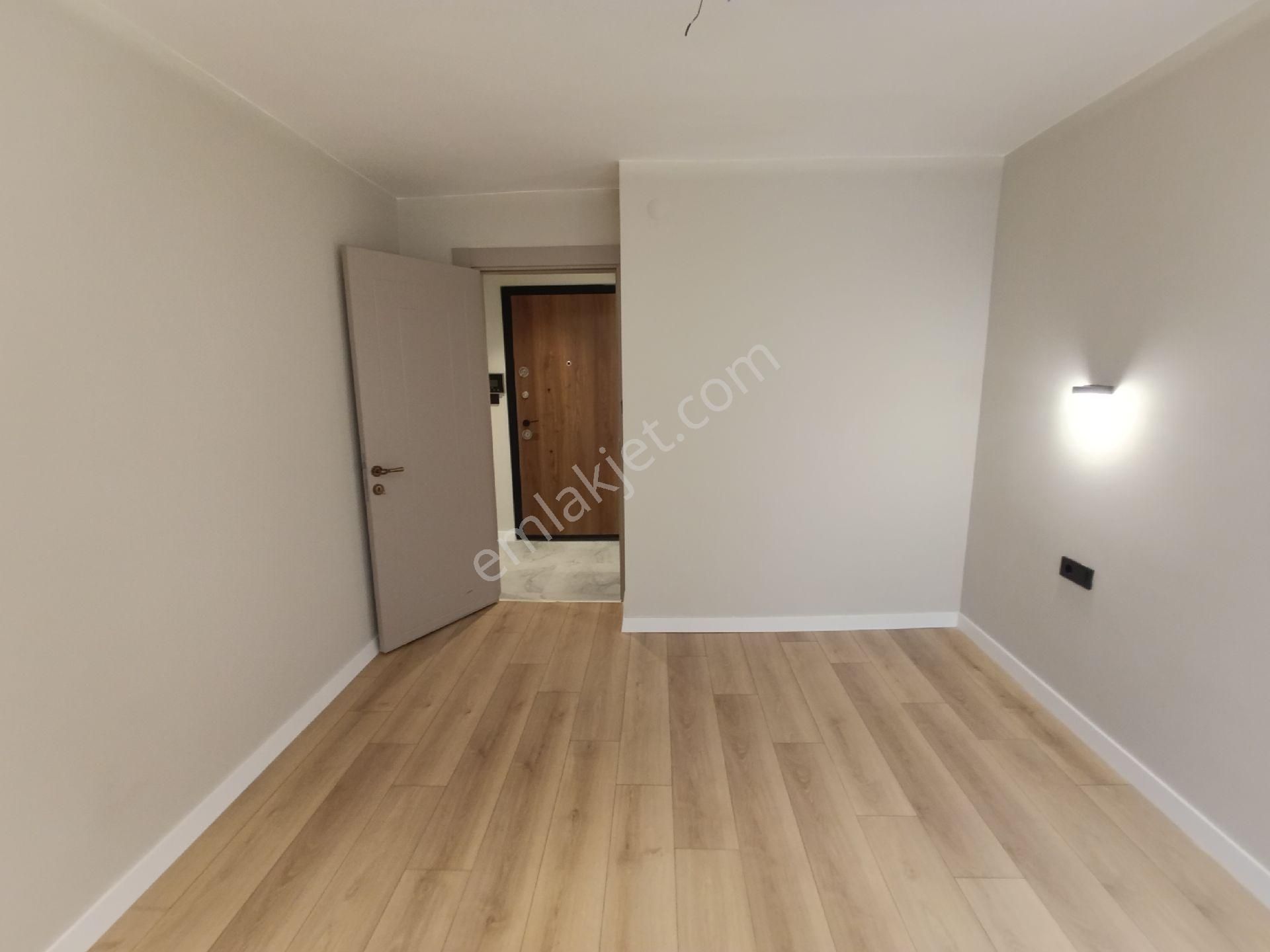 Hatay Basın Sitesi 175 Sokakta Teraslı Lüx Konsept 3+1 110 M2 Açık Mutfaklı - Görsel 22