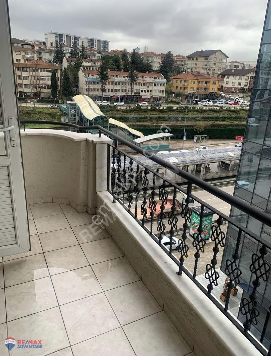 Remax Advantage'den Karasu İş Merkezin De Kiralık Ofis - Görsel 13