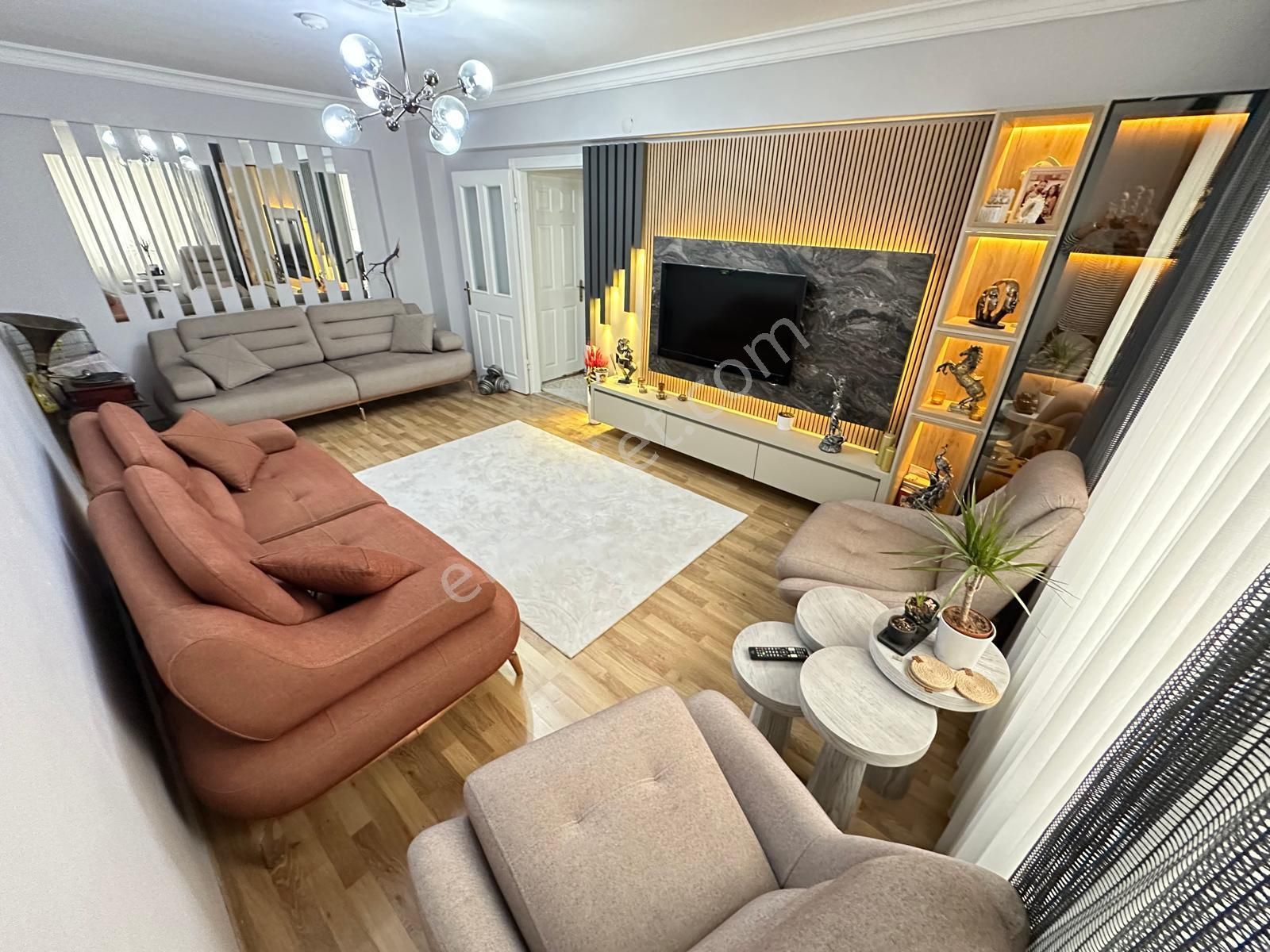 Topçu Mah. 3+1 Ara Katta Asansörlü Geniş Daire - Görsel 4