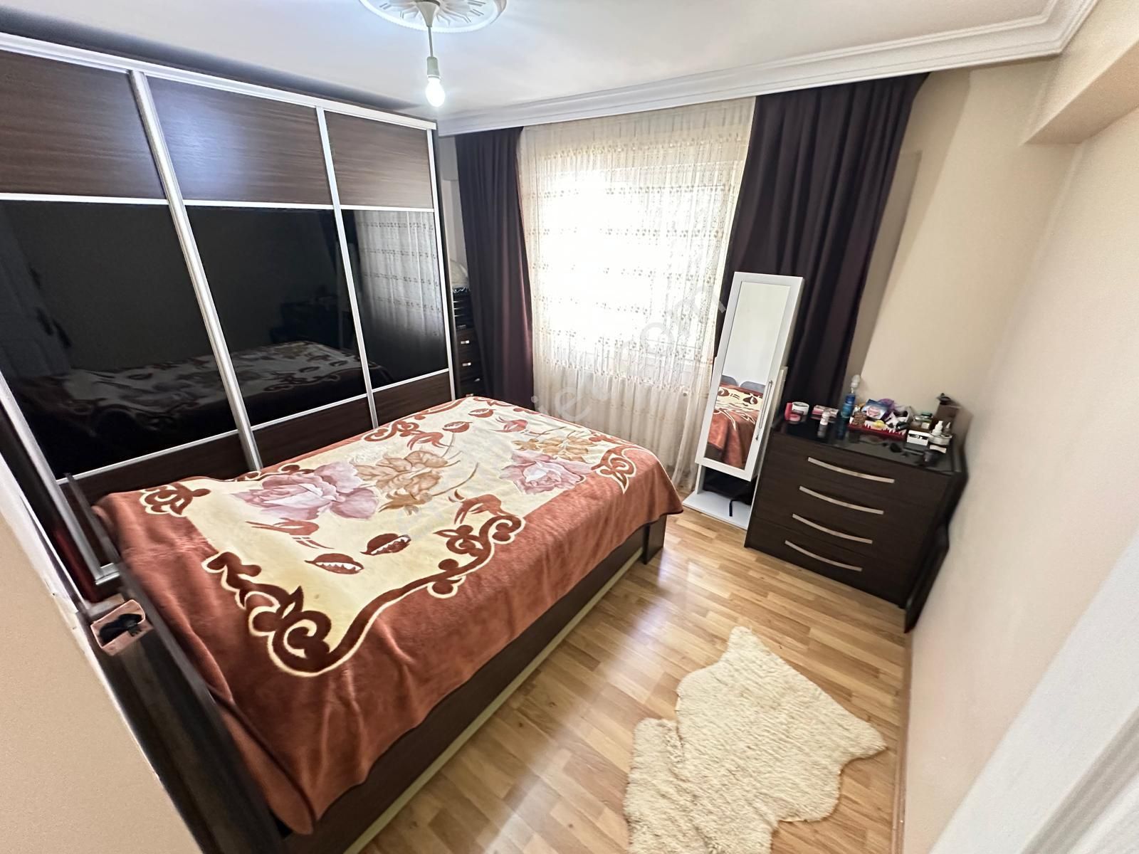 Topçu Mah. 3+1 Ara Katta Asansörlü Geniş Daire - Görsel 21