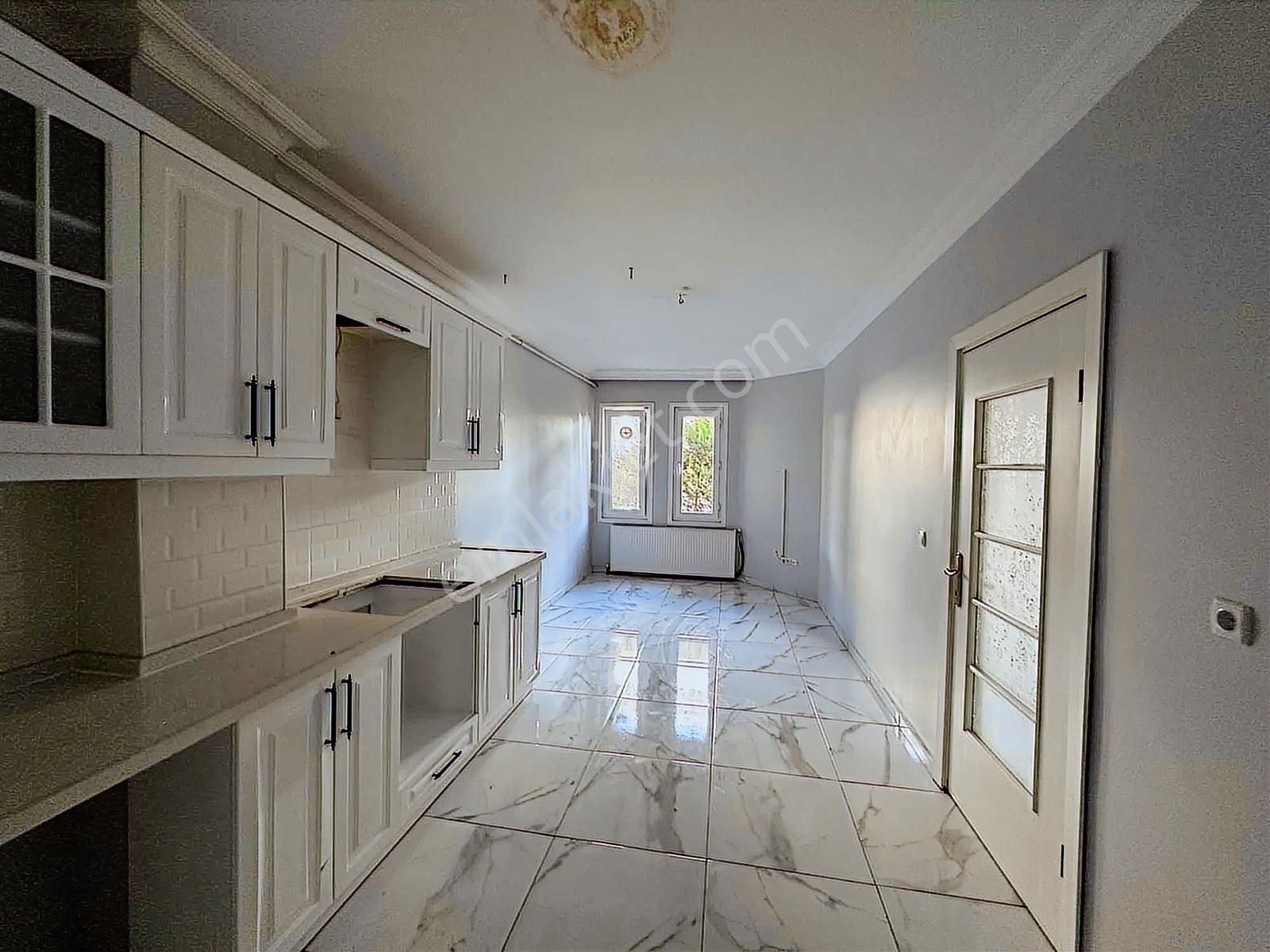 Göktürk Ravza Sitesinde Manzaralı 6+2 Kiralık Villa - Görsel 15