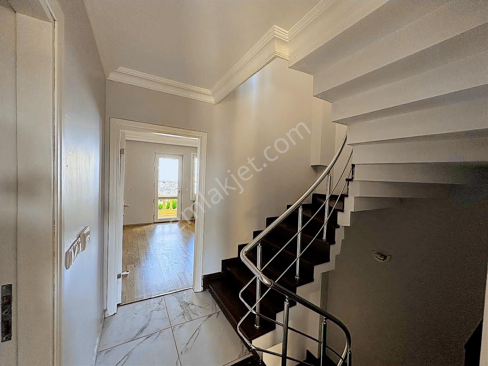 Göktürk Ravza Sitesinde Manzaralı 6+2 Kiralık Villa - Görsel 27