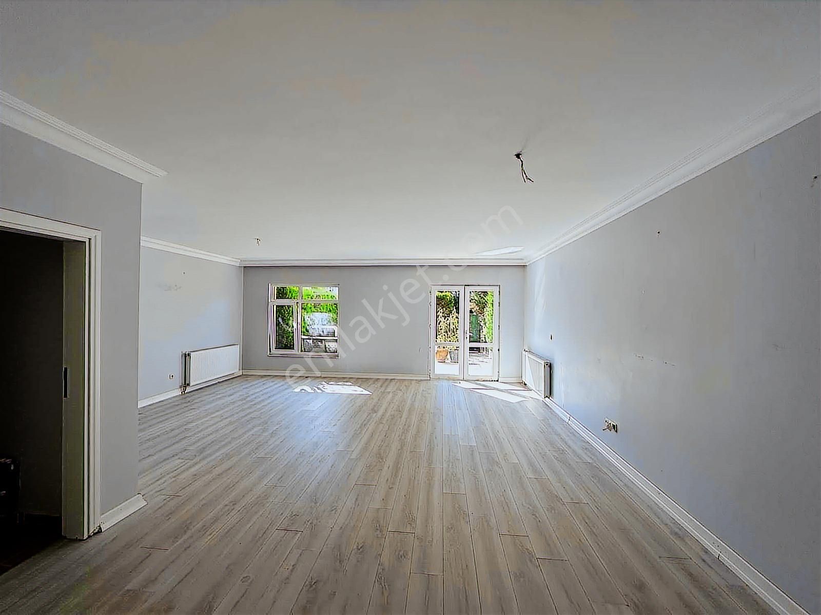 Göktürk Ravza Sitesinde Manzaralı 6+2 Kiralık Villa - Görsel 31