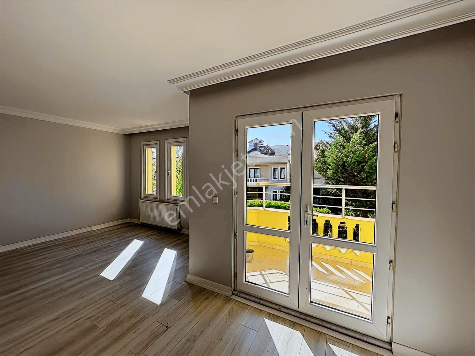 Göktürk Ravza Sitesinde Manzaralı 6+2 Kiralık Villa - Görsel 6