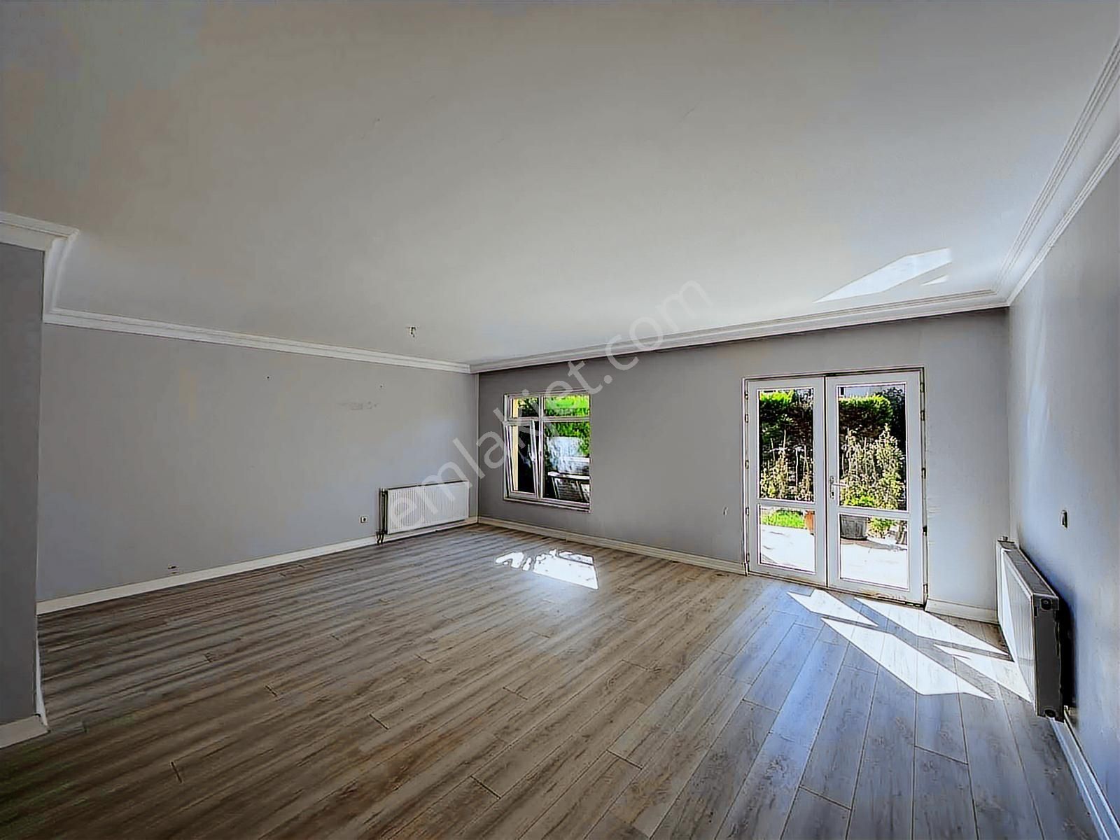 Göktürk Ravza Sitesinde Manzaralı 6+2 Kiralık Villa - Görsel 2