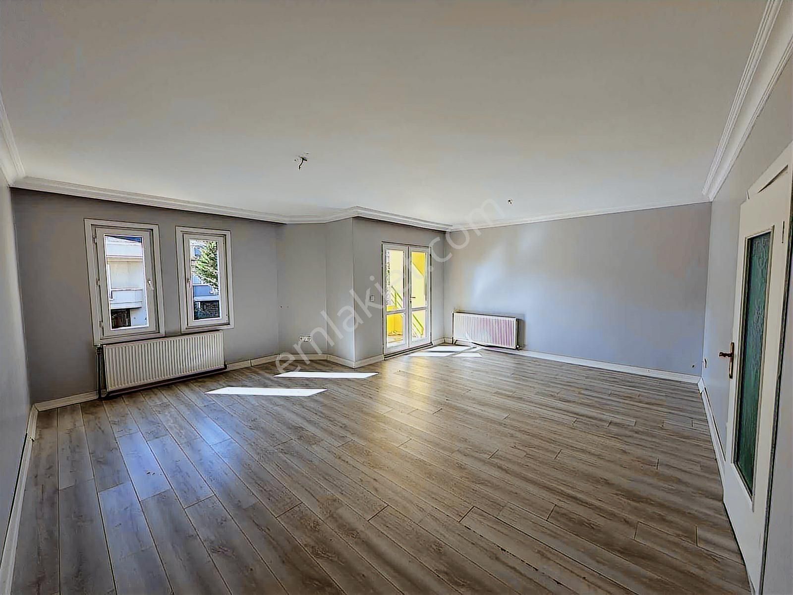 Göktürk Ravza Sitesinde Manzaralı 6+2 Kiralık Villa - Görsel 5