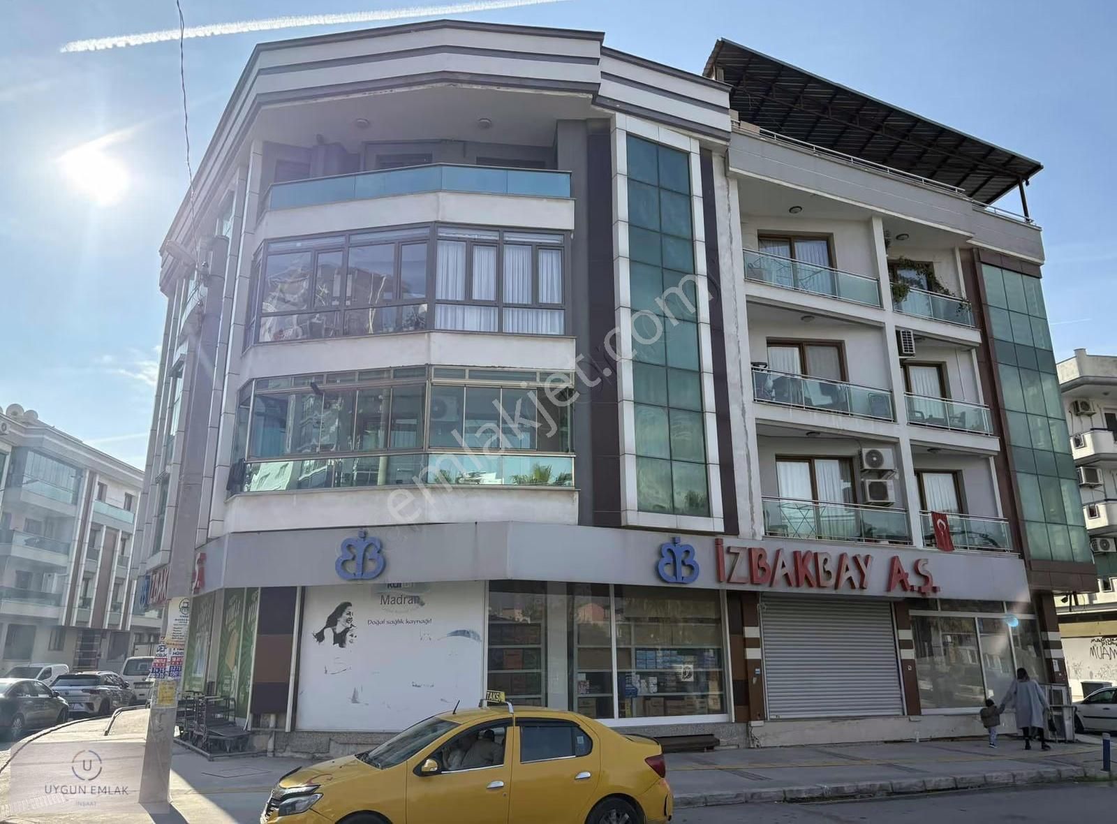 Buca Yenigün'de Zübeyde Hanım Koleji Karşısı Satılık 3+1 Daire