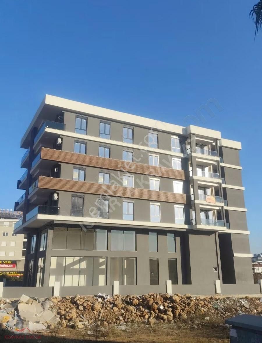 Döşemealtı Cadde Uzeri Daire