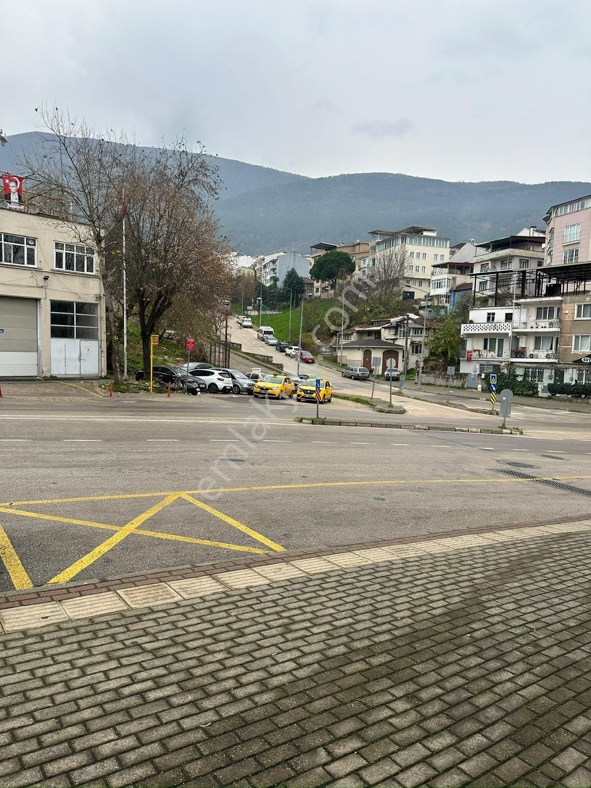 Işıklar İtfaiye Karşısında Merkezi Konumda Kiralık Ofis - Görsel 2