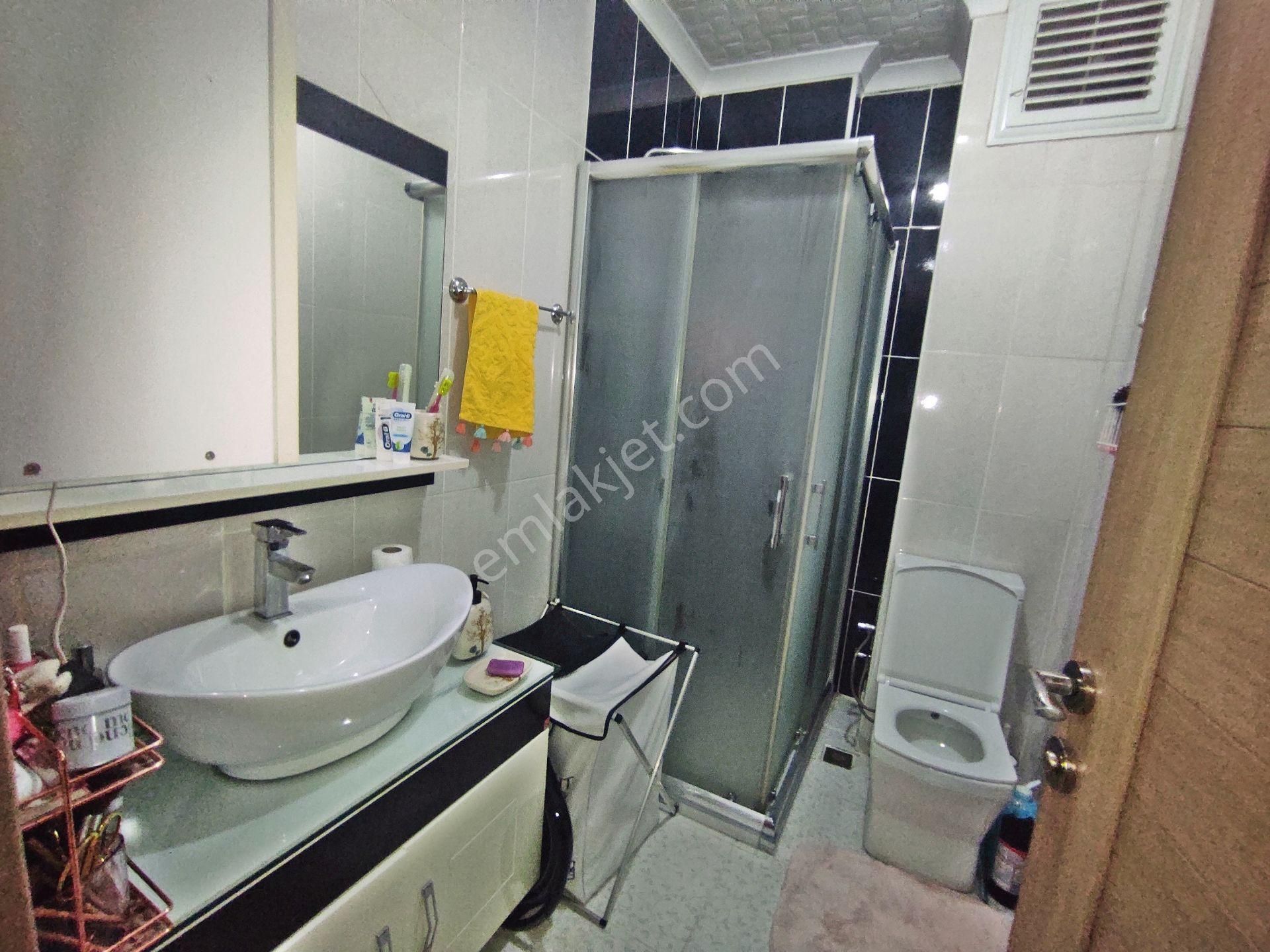 Bahçelievler Cumhuriyet Mah Cadde Üstü 75,m2-2+1-1,kat Daire - Görsel 12