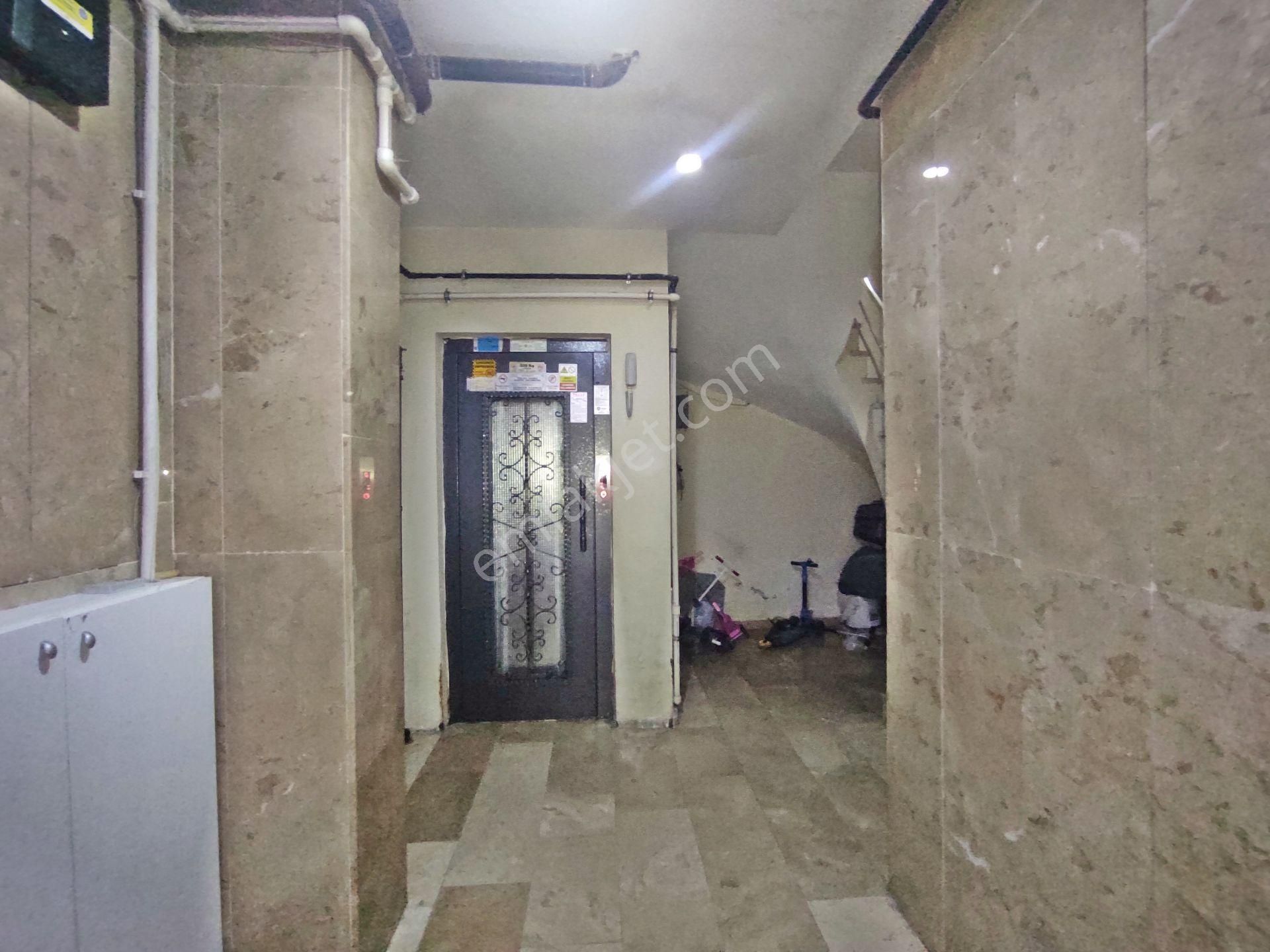 Bahçelievler Cumhuriyet Mah Cadde Üstü 75,m2-2+1-1,kat Daire - Görsel 29