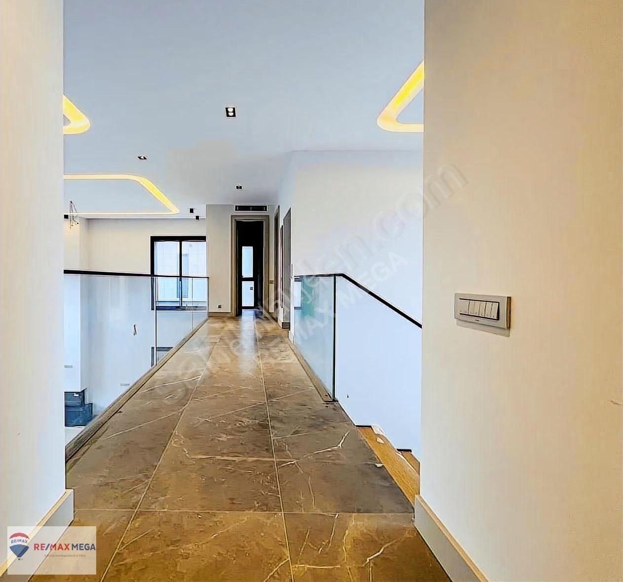 Decus Villalarında Kapalı Otoparklı Kiralık Villa - Görsel 2