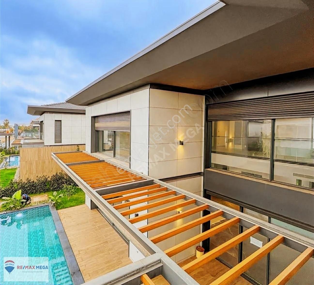 Decus Villalarında Kapalı Otoparklı Kiralık Villa - Görsel 15