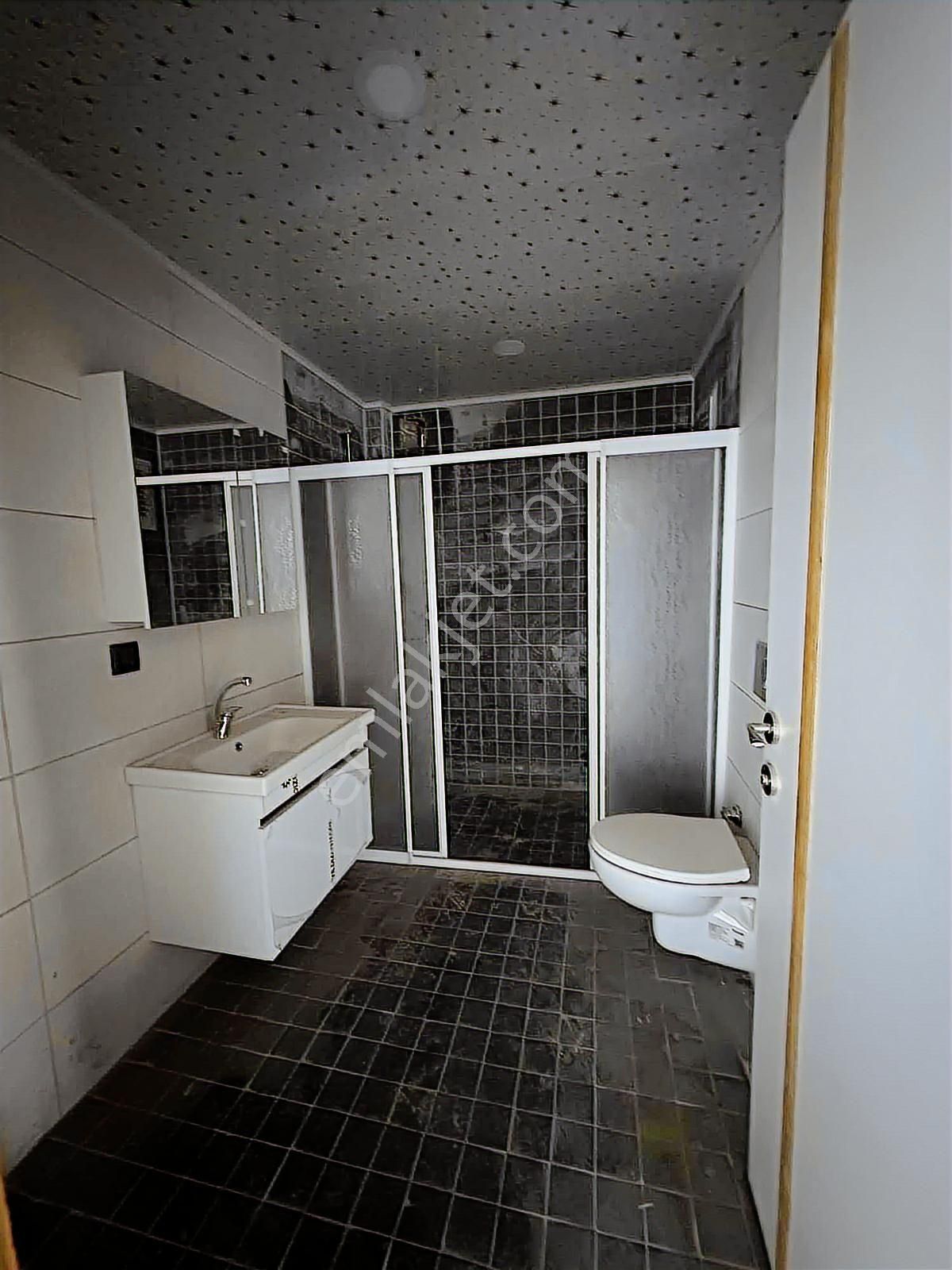 Seçkin Konumda | 200 M² Brüt 140 M² Net | 4+1 Satılık Daire