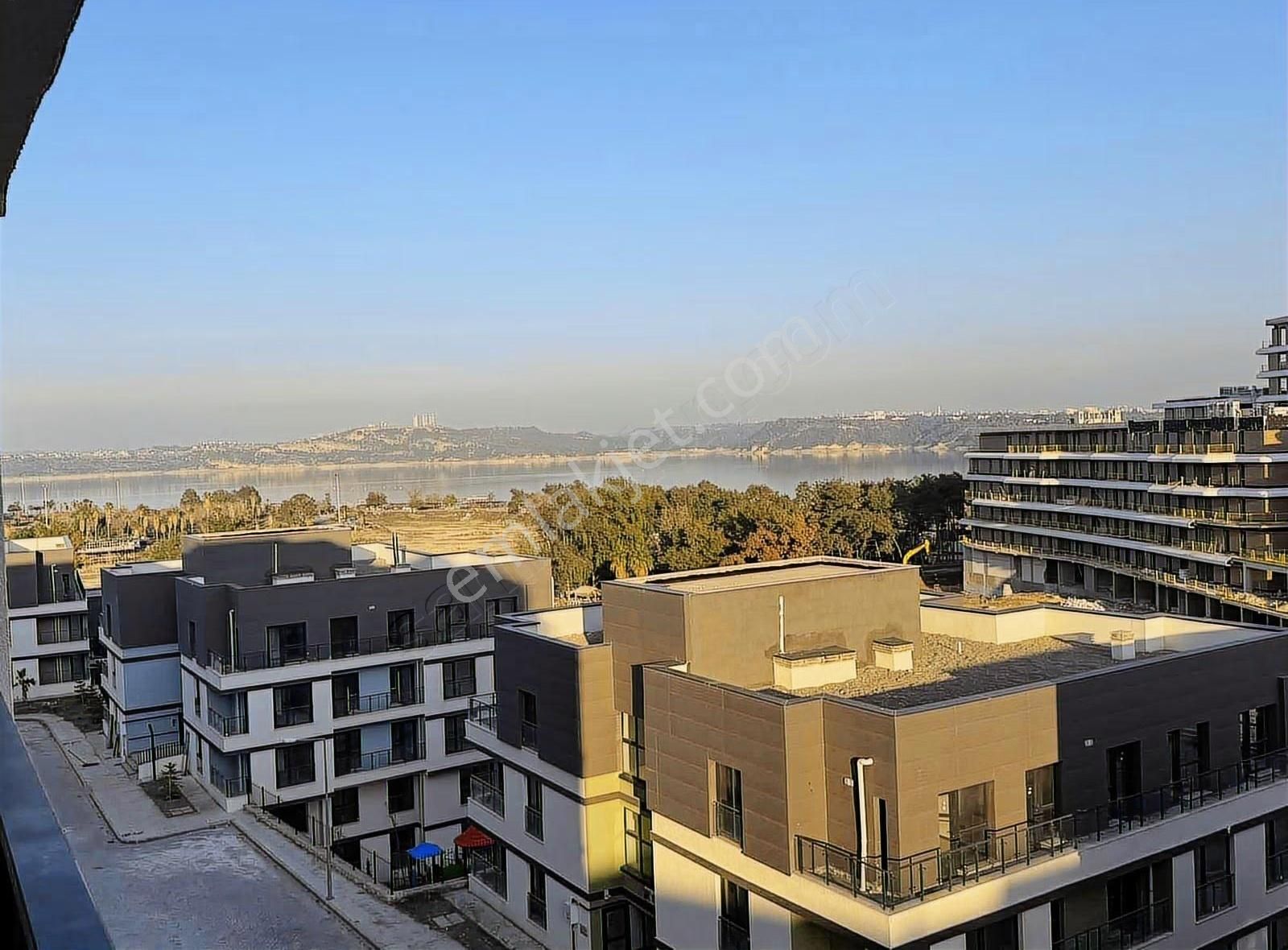 Adnan Menderes Göl Kenarı Tokilerde 4+1 Göl Manzaralı 4+1 Daire