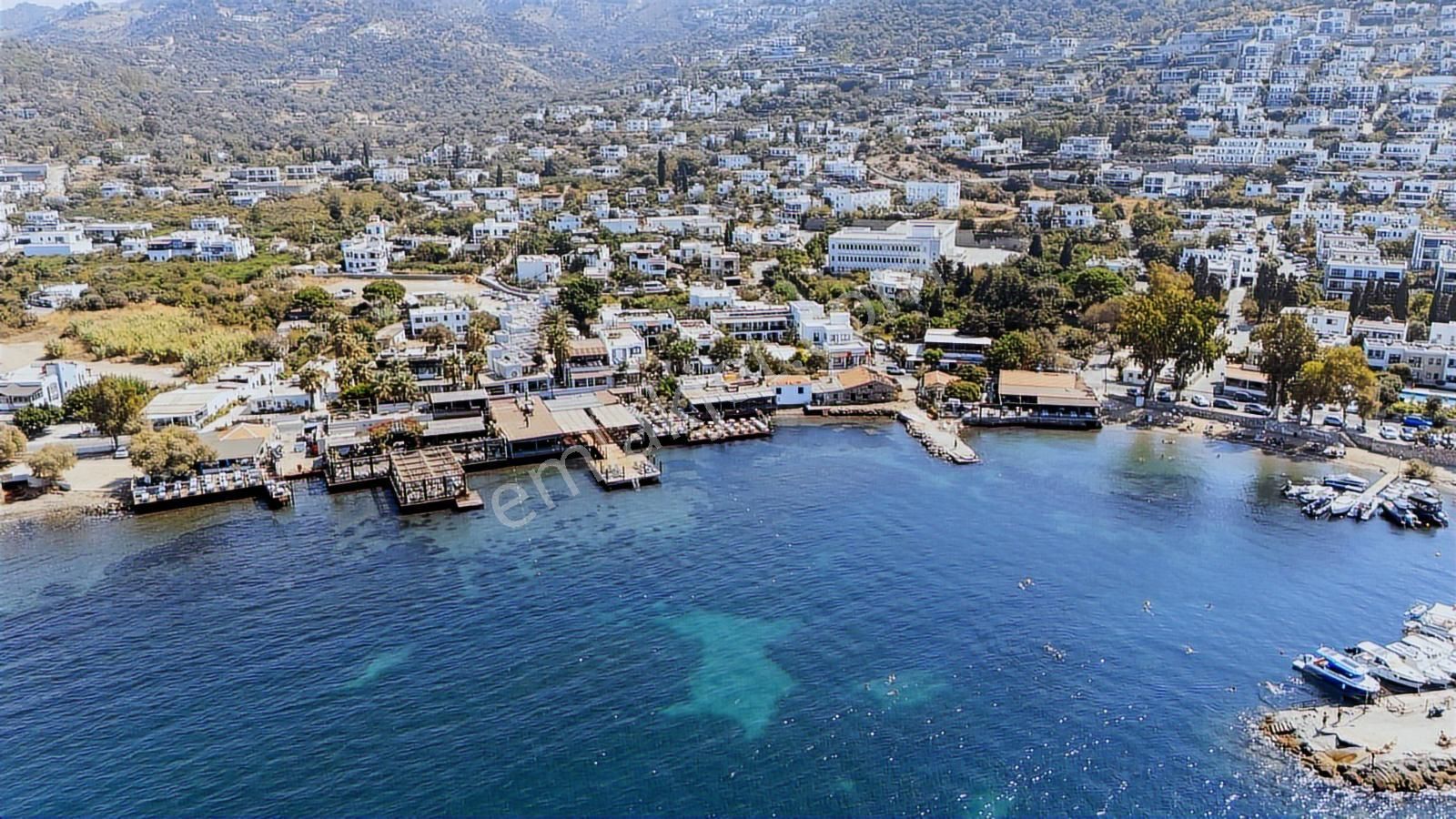 Yalıkavak'ta Yaz-kış Yaşama Uygun,marina Mevkiinde Bahçeli Daire - Görsel 9