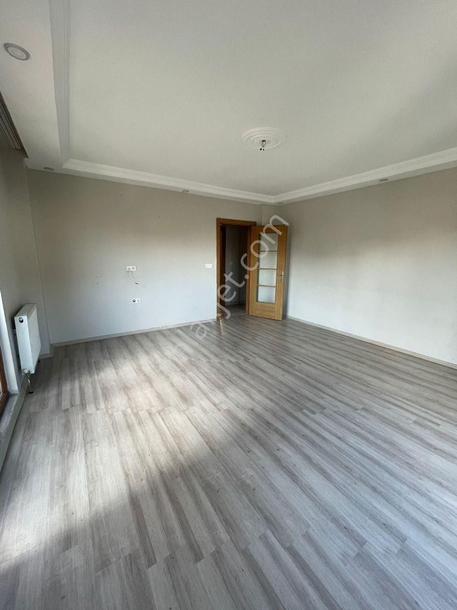 Koru Emlak'dan Acill Satılık 3+1 İskanlı Limitsiz Kredili Daire - Görsel 12