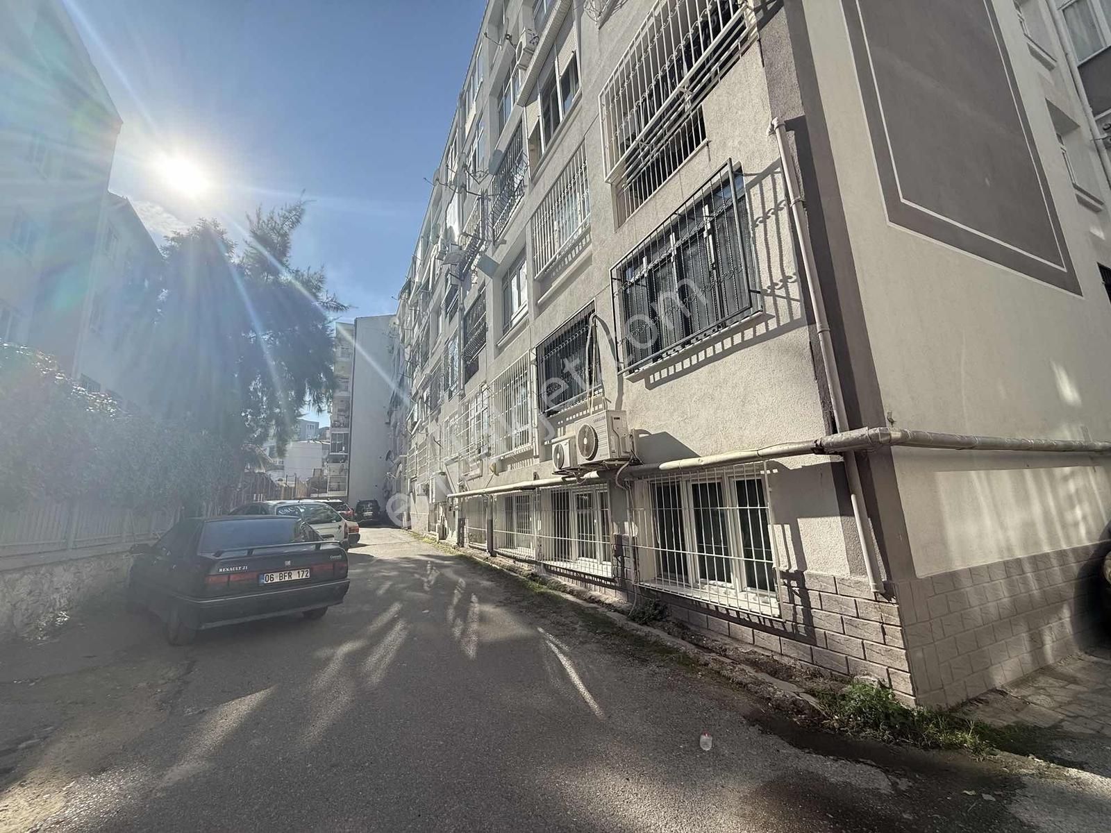 Bahçelievler Ümit Sitesi Otoparklı 3+1 135 M2 Lüx Arakat Daire - Görsel 15