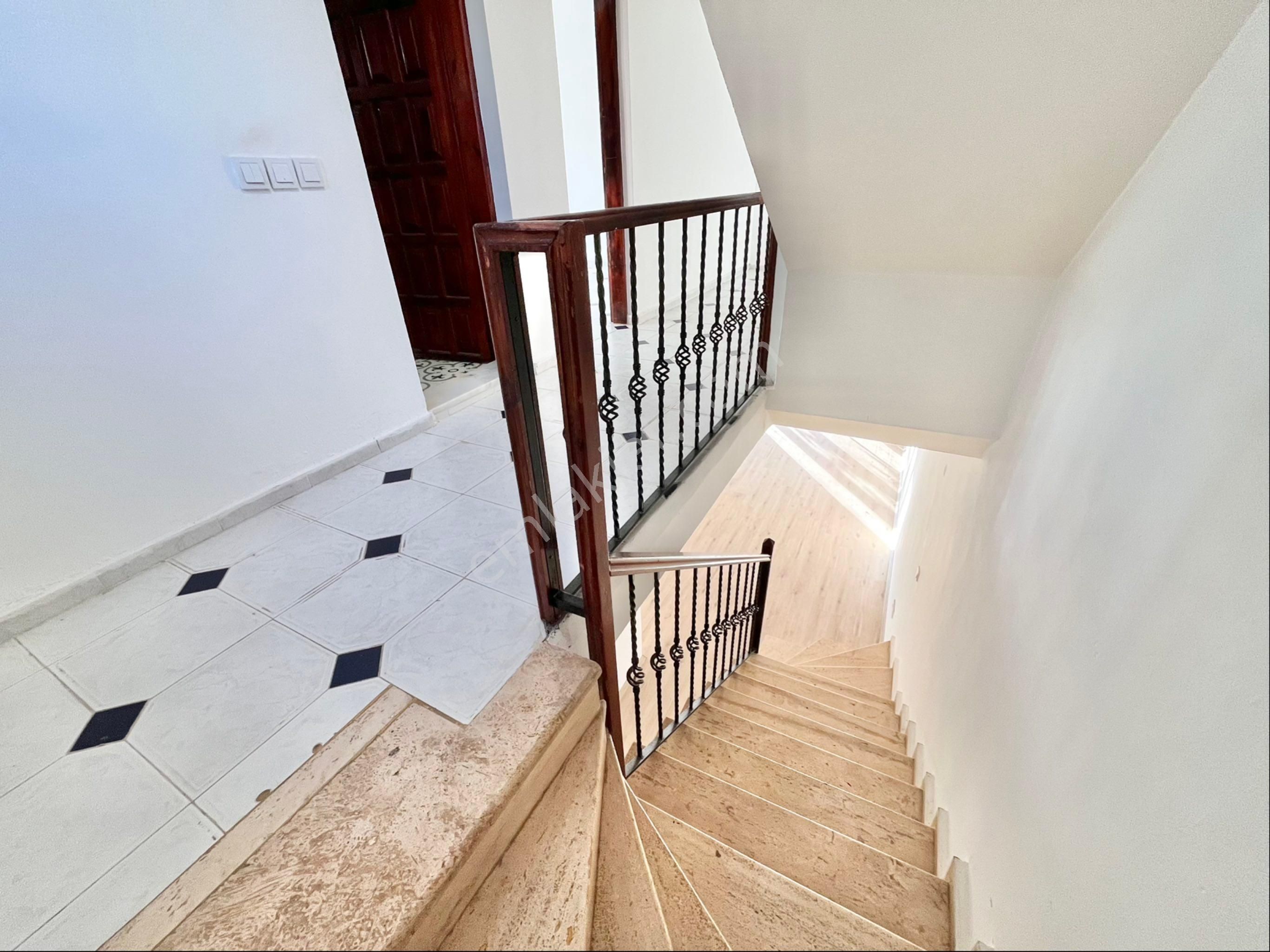 Bodrum Marina’da Denize 300mt Mesafede Tripleks Villa - Görsel 15