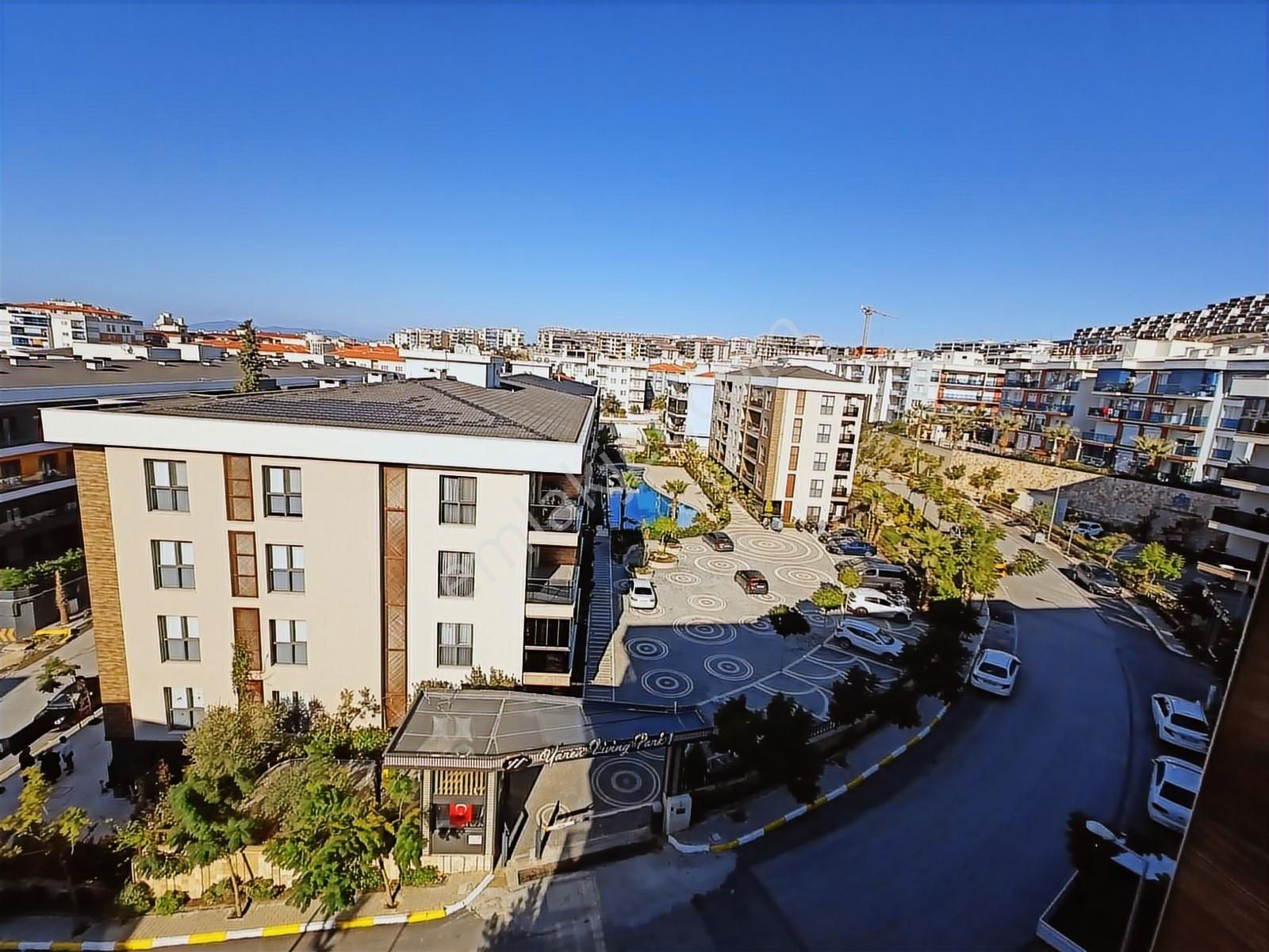 Kuşadası Merkezine Yakın Havuzlu Güvenlikli Sitede 3+1 Daire - Görsel 19