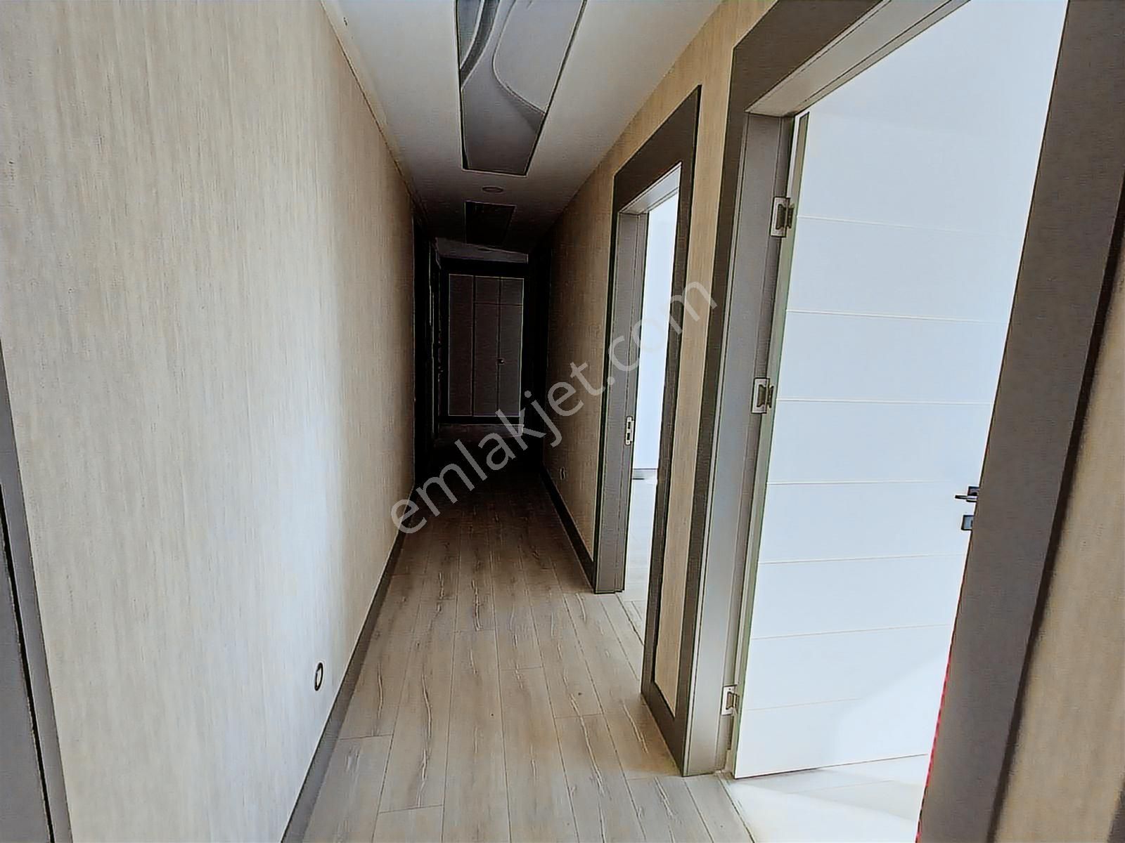 Kuşadası Merkezine Yakın Havuzlu Güvenlikli Sitede 3+1 Daire - Görsel 33